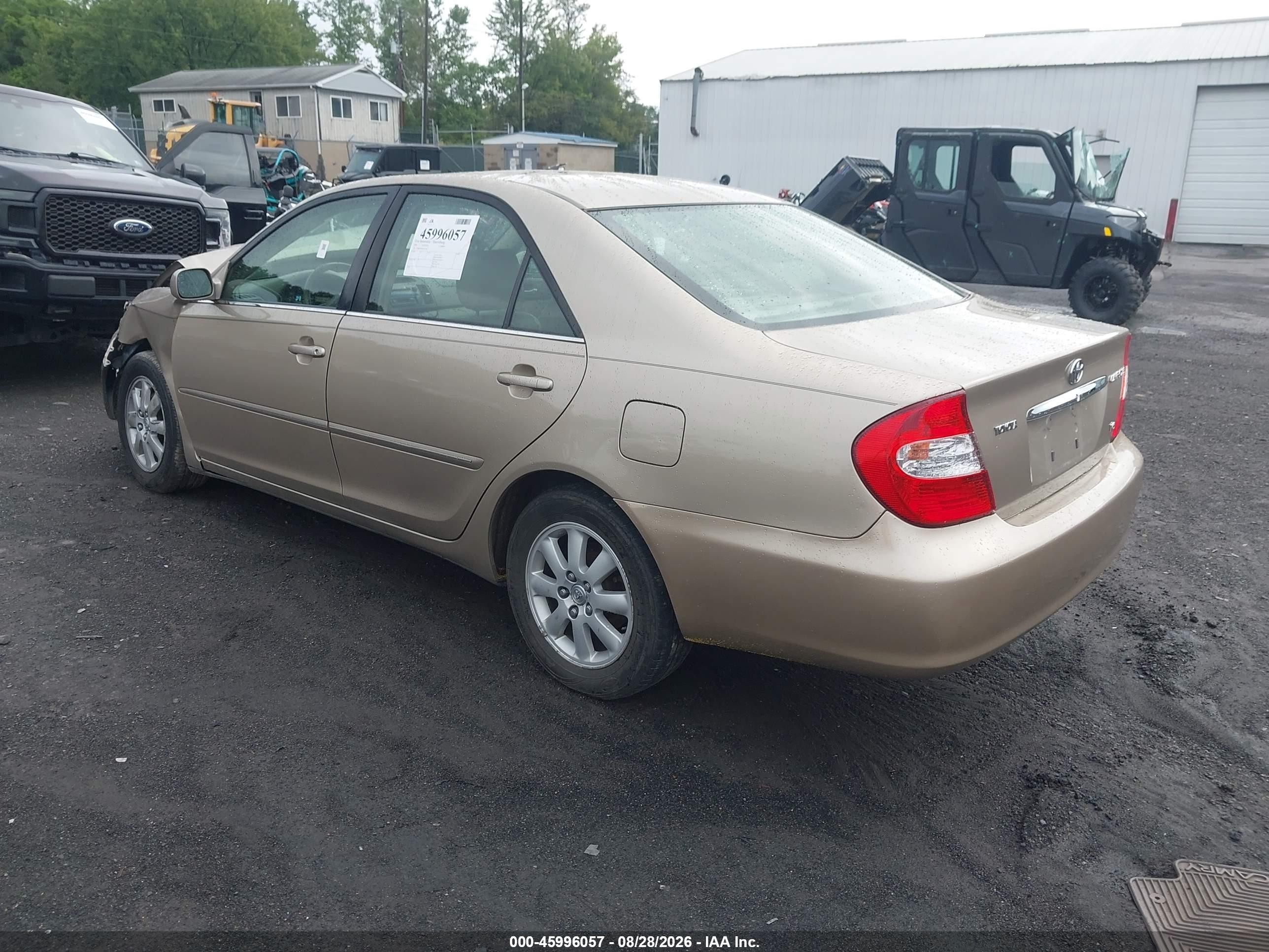 2004 Toyota Camry Xle V6 Gold vin: JTDBF30K040152165