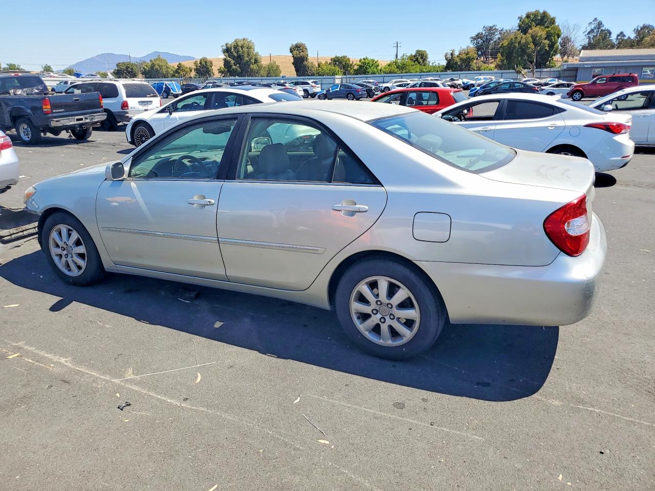 2002 Toyota Camry Xle V6 Серебряный vin: JTDBF30K120037362