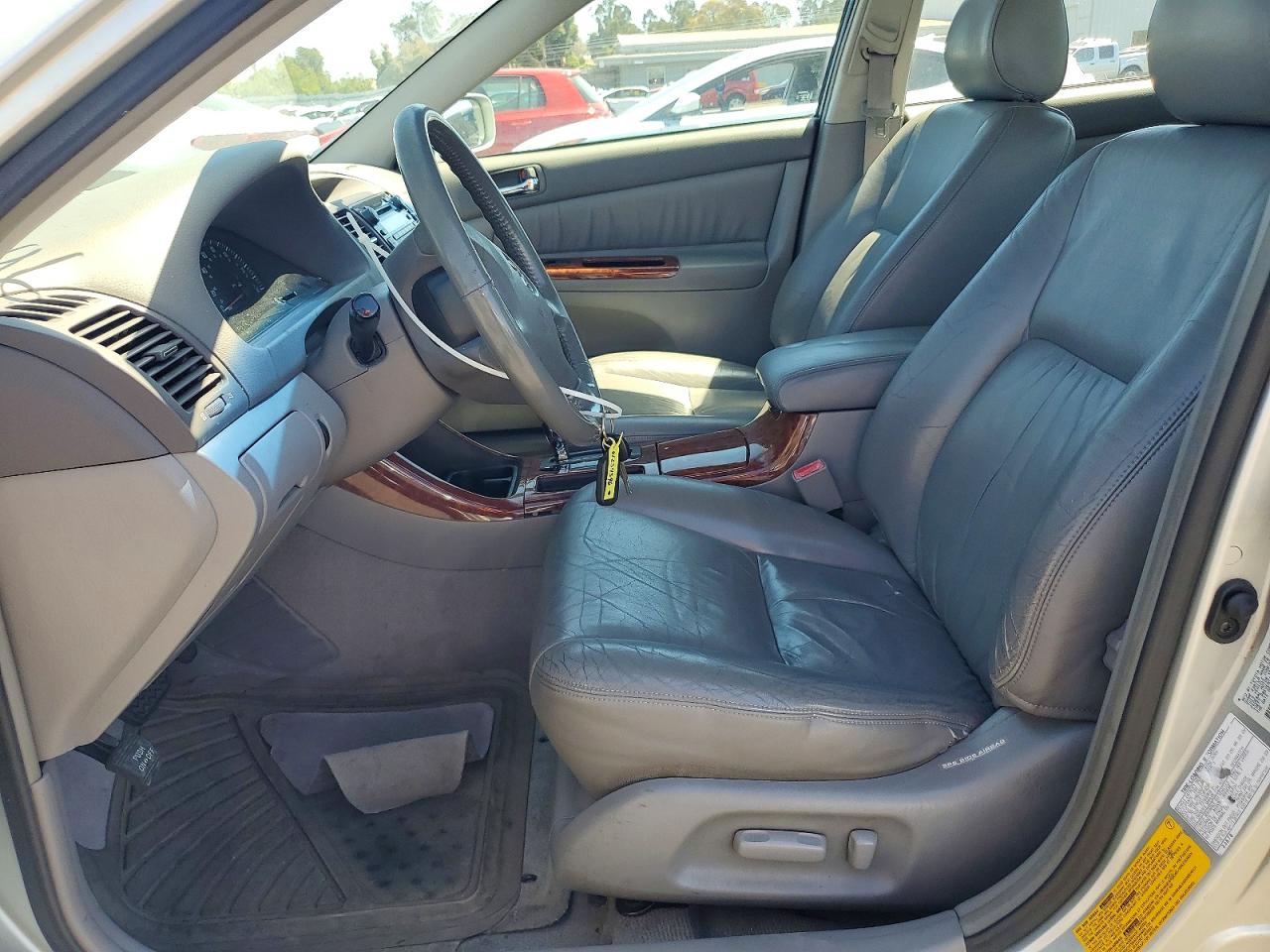 2002 Toyota Camry Xle V6 Серебряный vin: JTDBF30K120037362