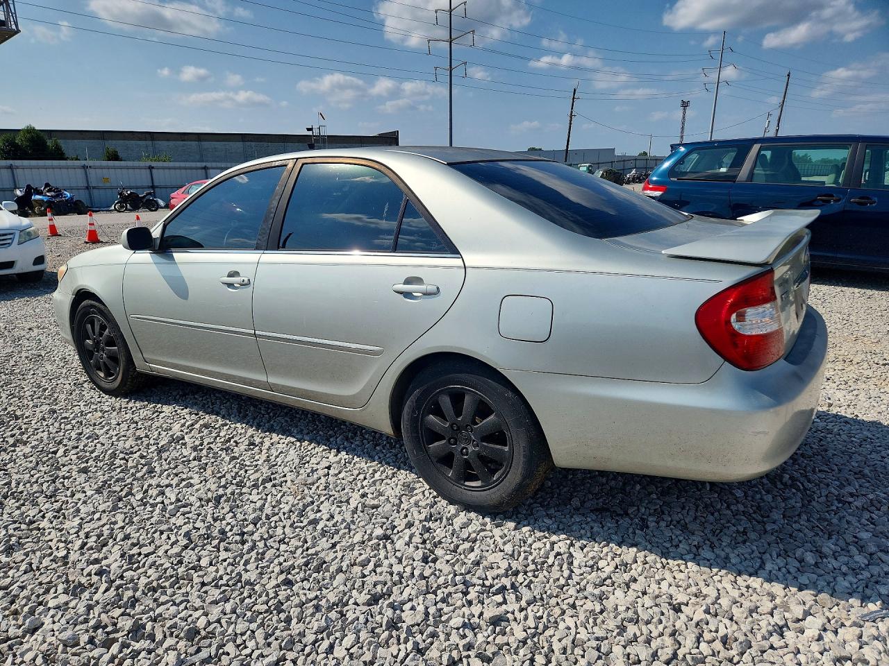 2002 Toyota Camry Xle V6 Серебряный vin: JTDBF30K220079815