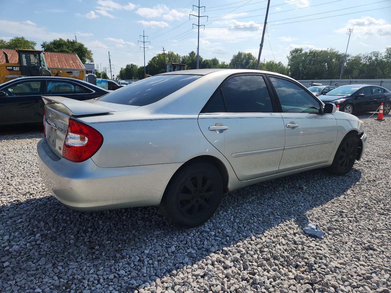 2002 Toyota Camry Xle V6 Серебряный vin: JTDBF30K220079815