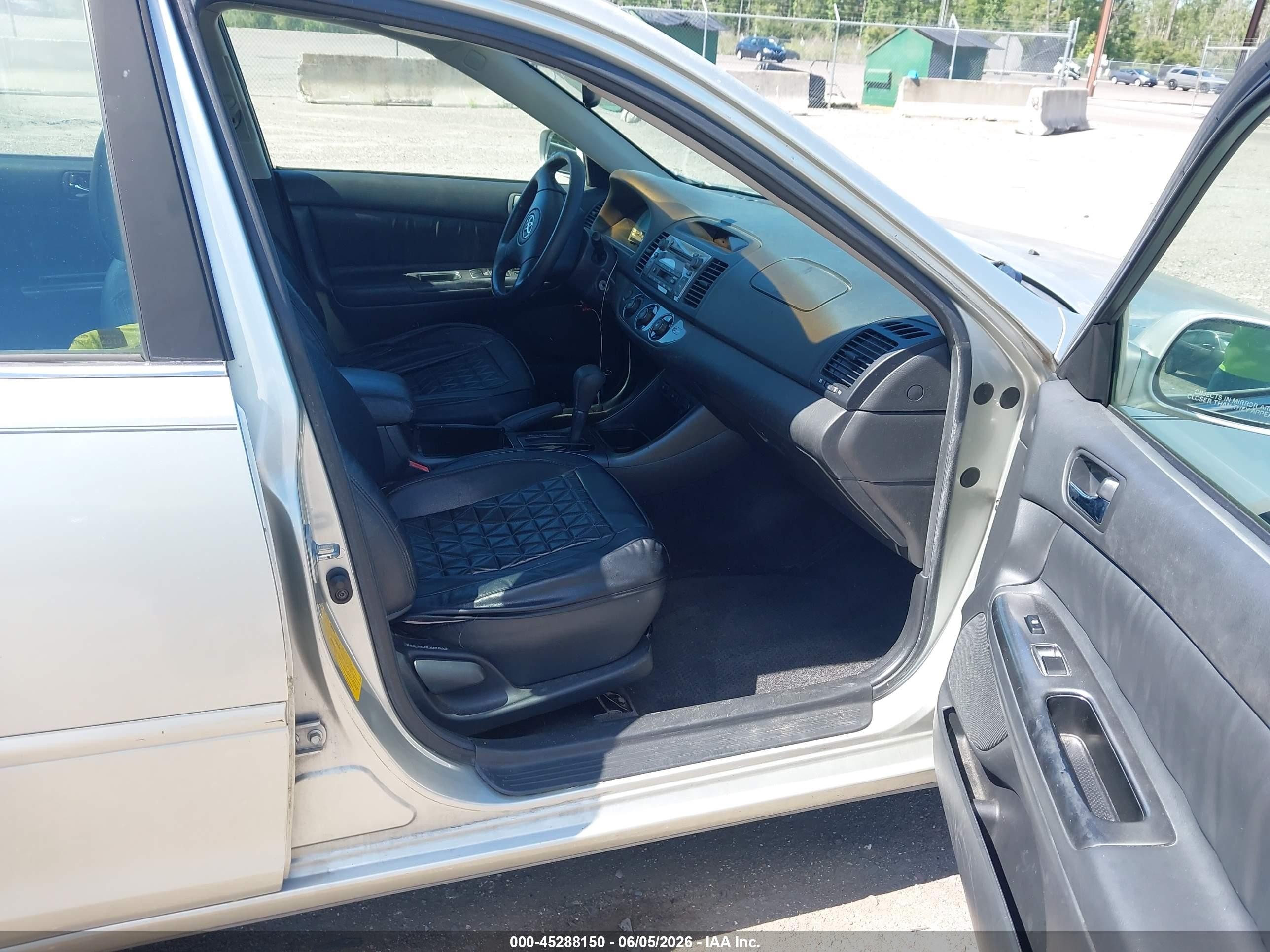 2002 Toyota Camry Se V6 Silver vin: JTDBF30K220082682