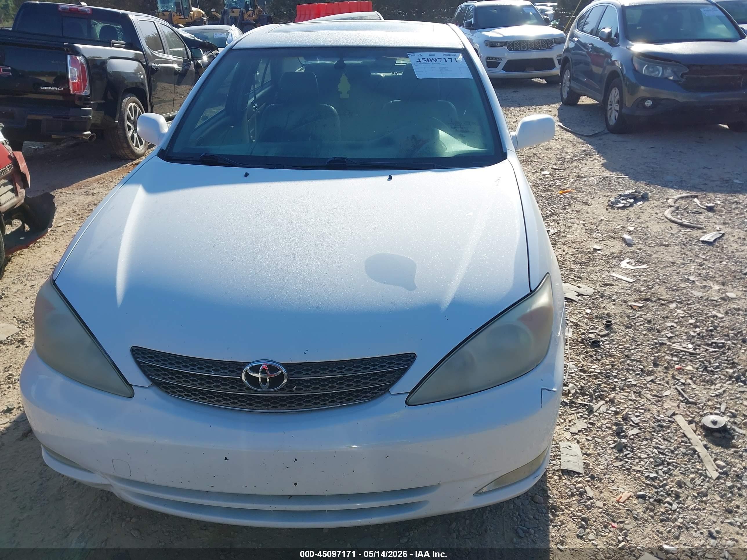 2003 Toyota Camry Le/xle Белый vin: JTDBF30K230146088