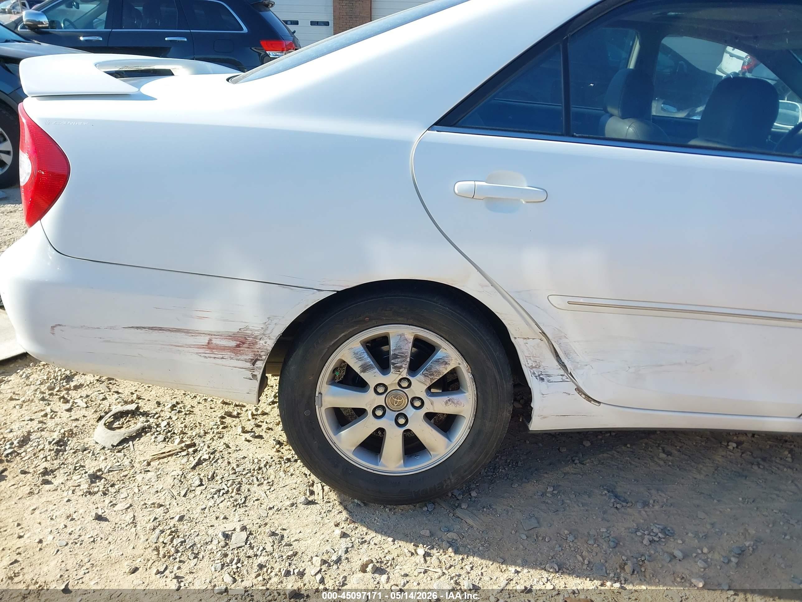 2003 Toyota Camry Le/xle Белый vin: JTDBF30K230146088