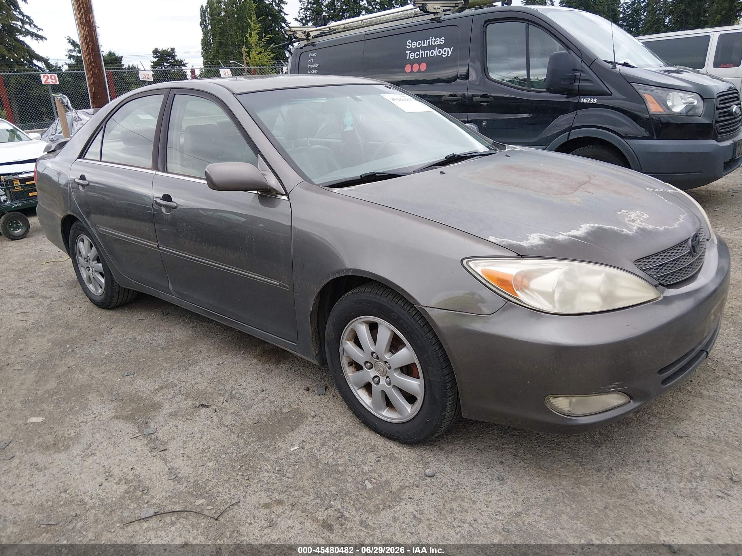 2004 Toyota Camry Le/xle Gray vin: JTDBF30K240152555