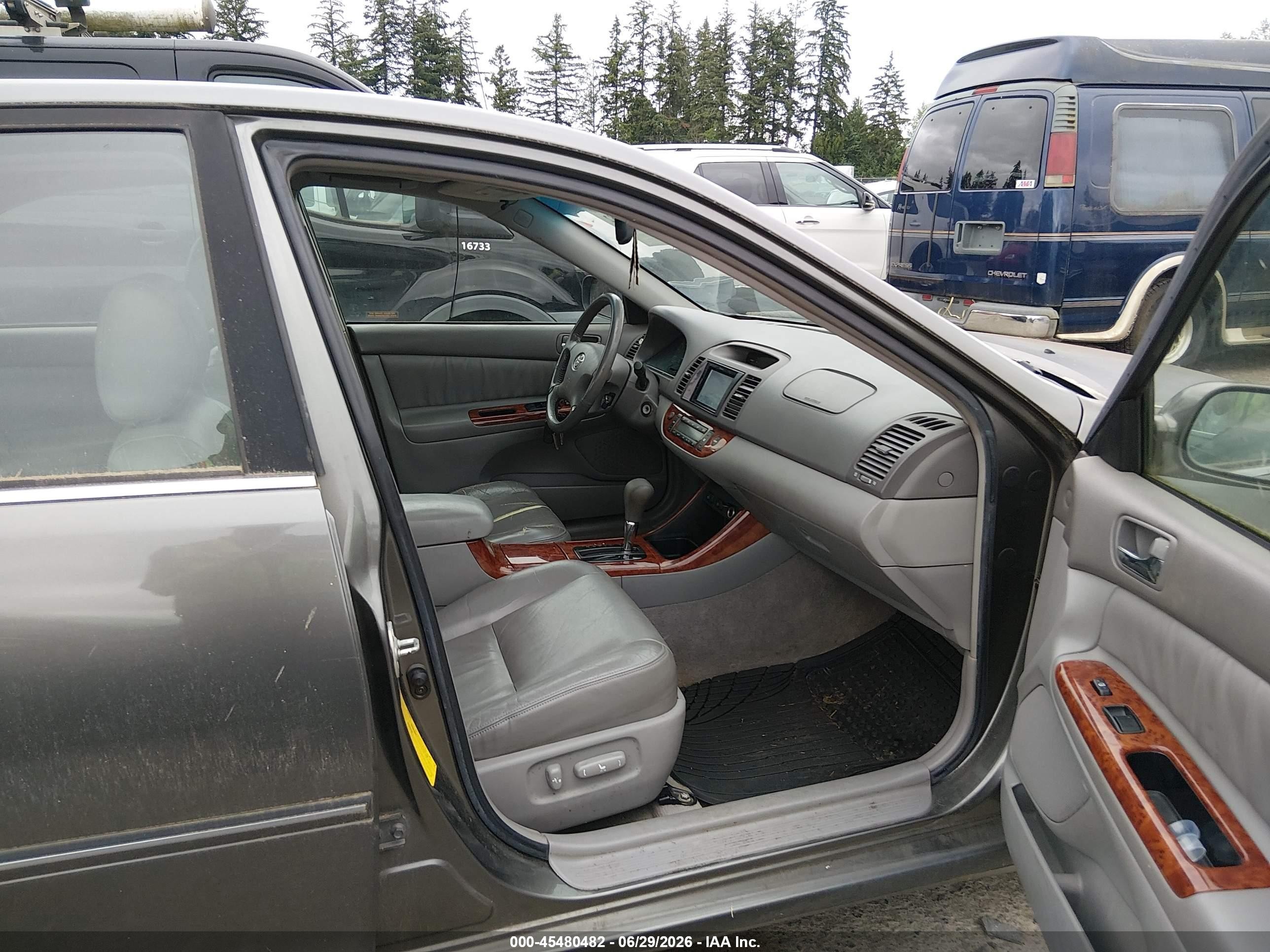 2004 Toyota Camry Le/xle Gray vin: JTDBF30K240152555