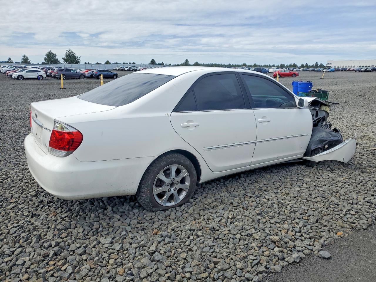 2005 Toyota Camry Xle V6 White vin: JTDBF30K250163198