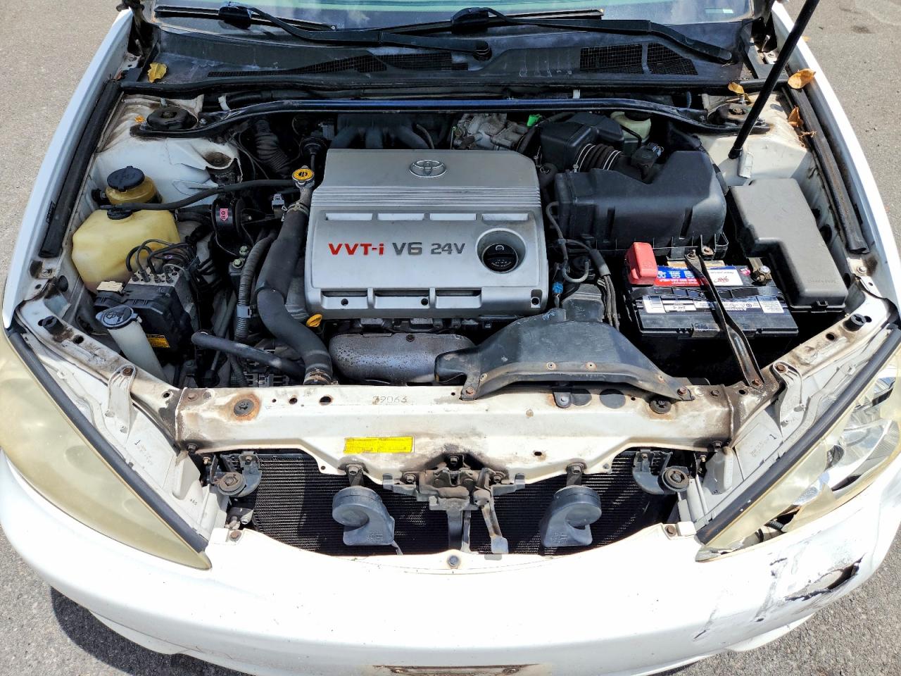 2005 Toyota Camry Le V6 Белый vin: JTDBF30K450159878