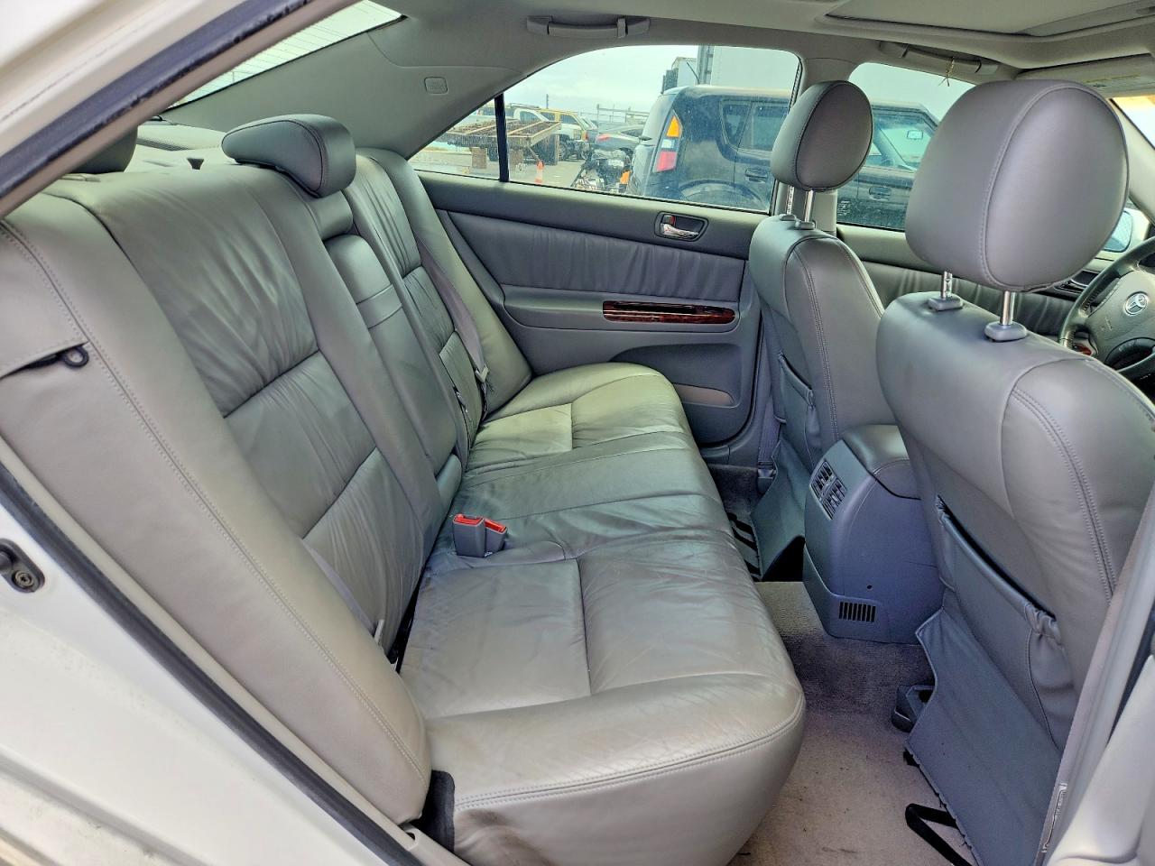 2005 Toyota Camry Le V6 Белый vin: JTDBF30K450159878