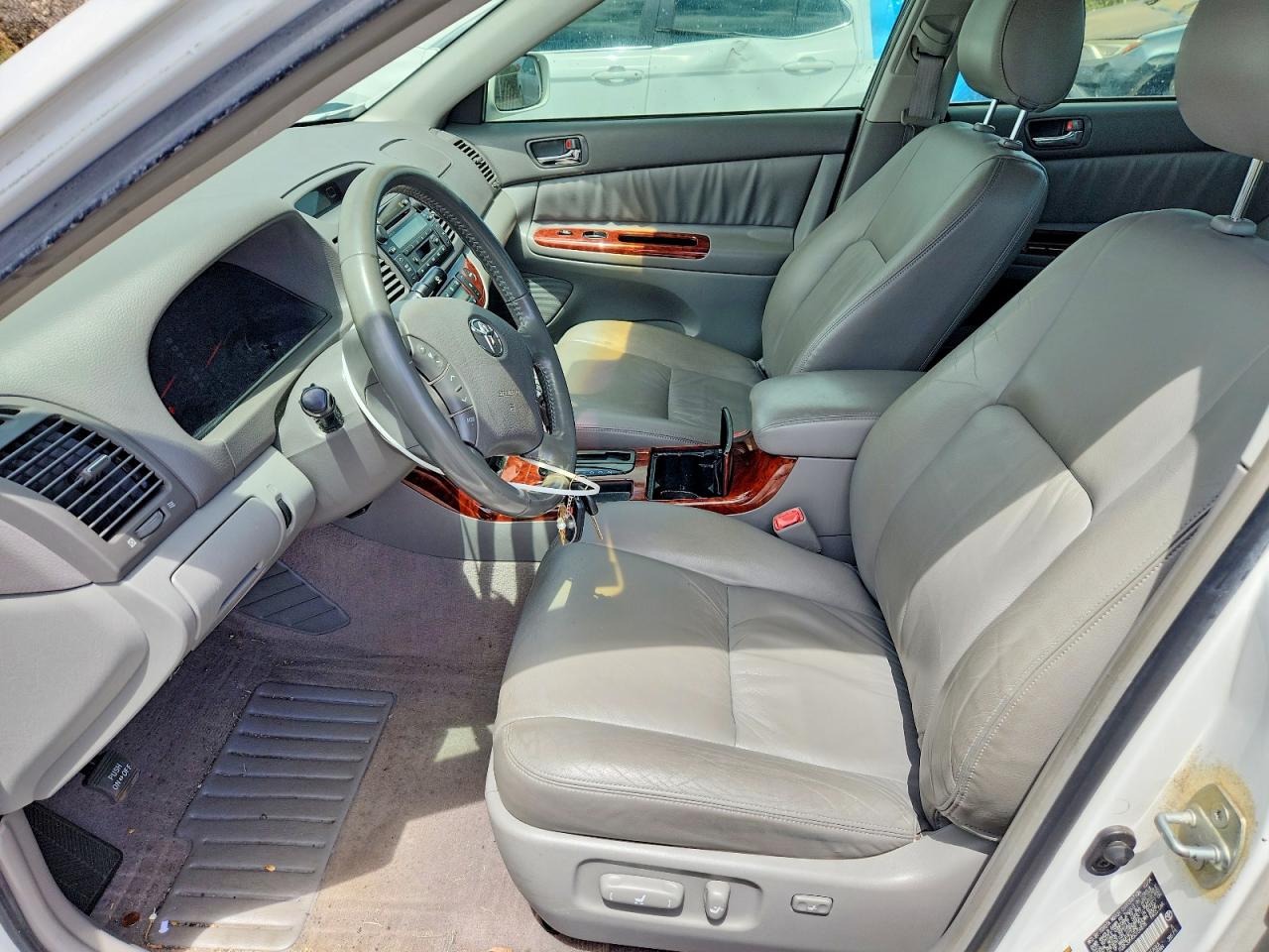 2005 Toyota Camry Le V6 Белый vin: JTDBF30K450159878