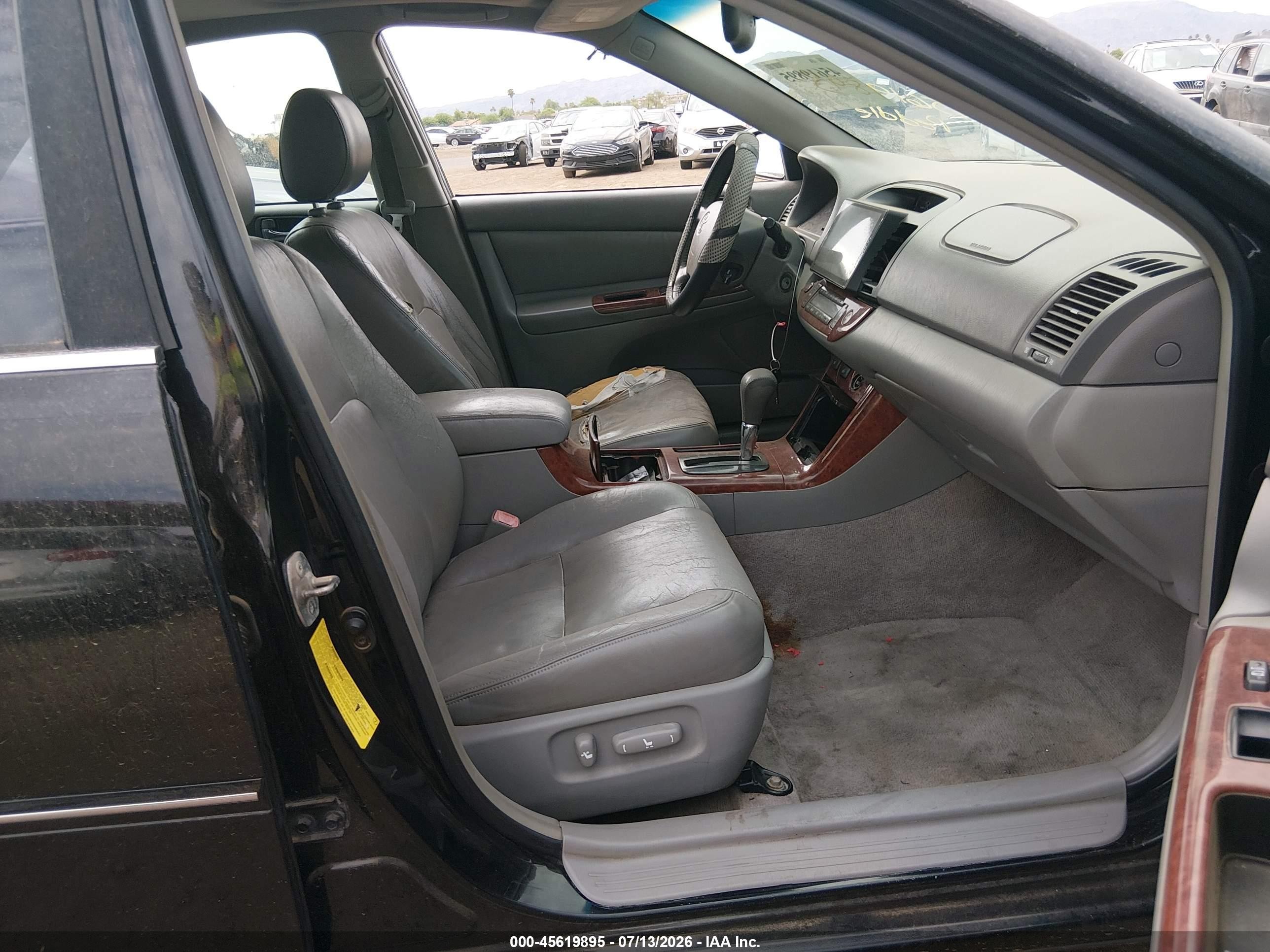 2005 Toyota Camry Xle V6 Black vin: JTDBF30K450164370