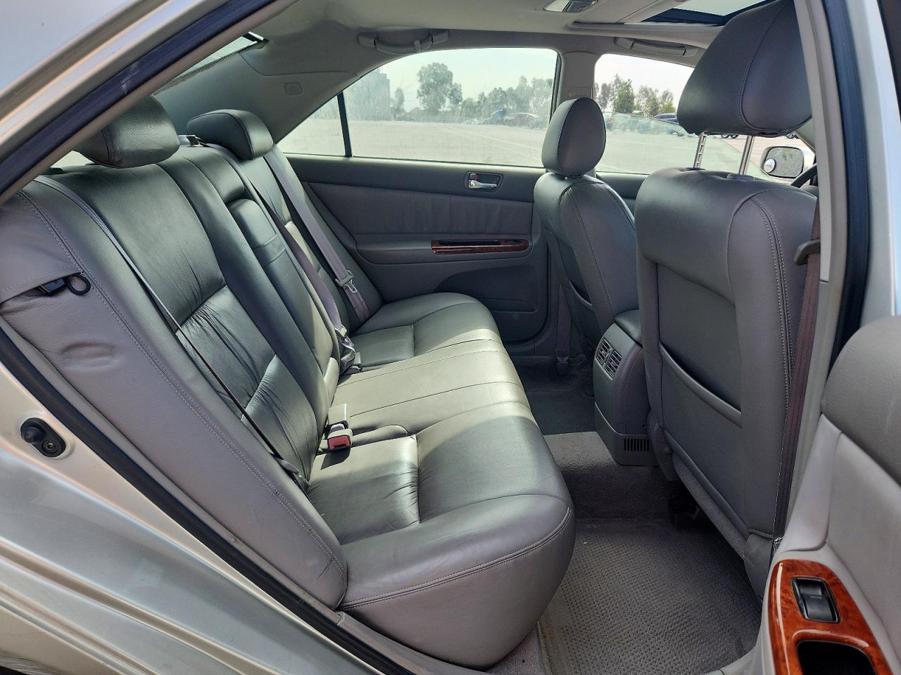 2002 Toyota Camry Xle V6 Silver vin: JTDBF30K620005894
