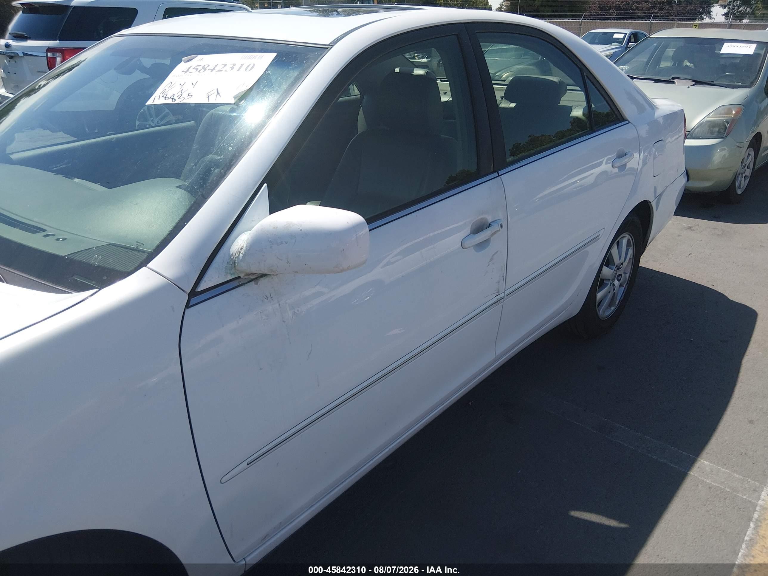 2002 Toyota Camry Xle White vin: JTDBF30K620006818