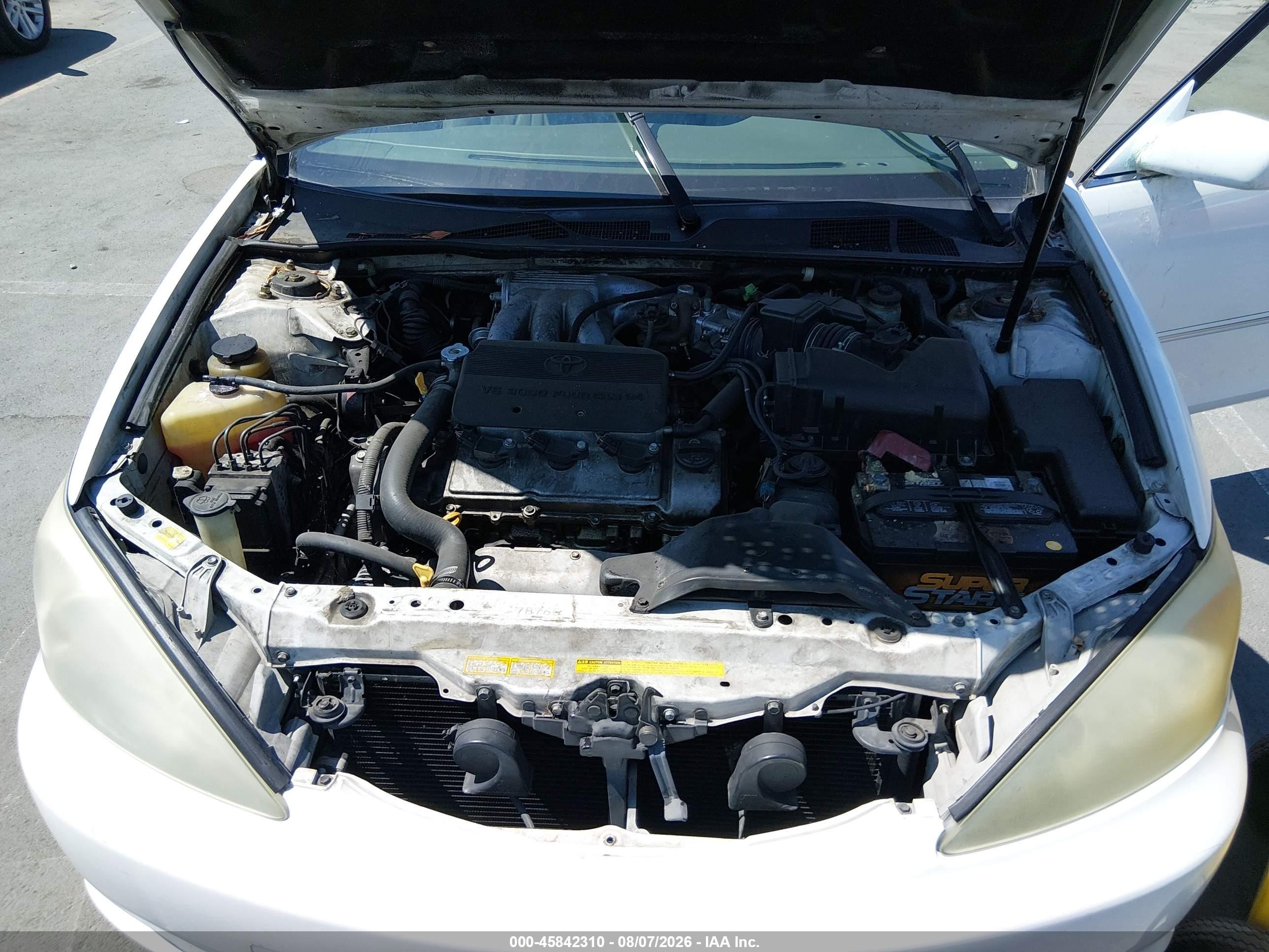 2002 Toyota Camry Xle White vin: JTDBF30K620006818