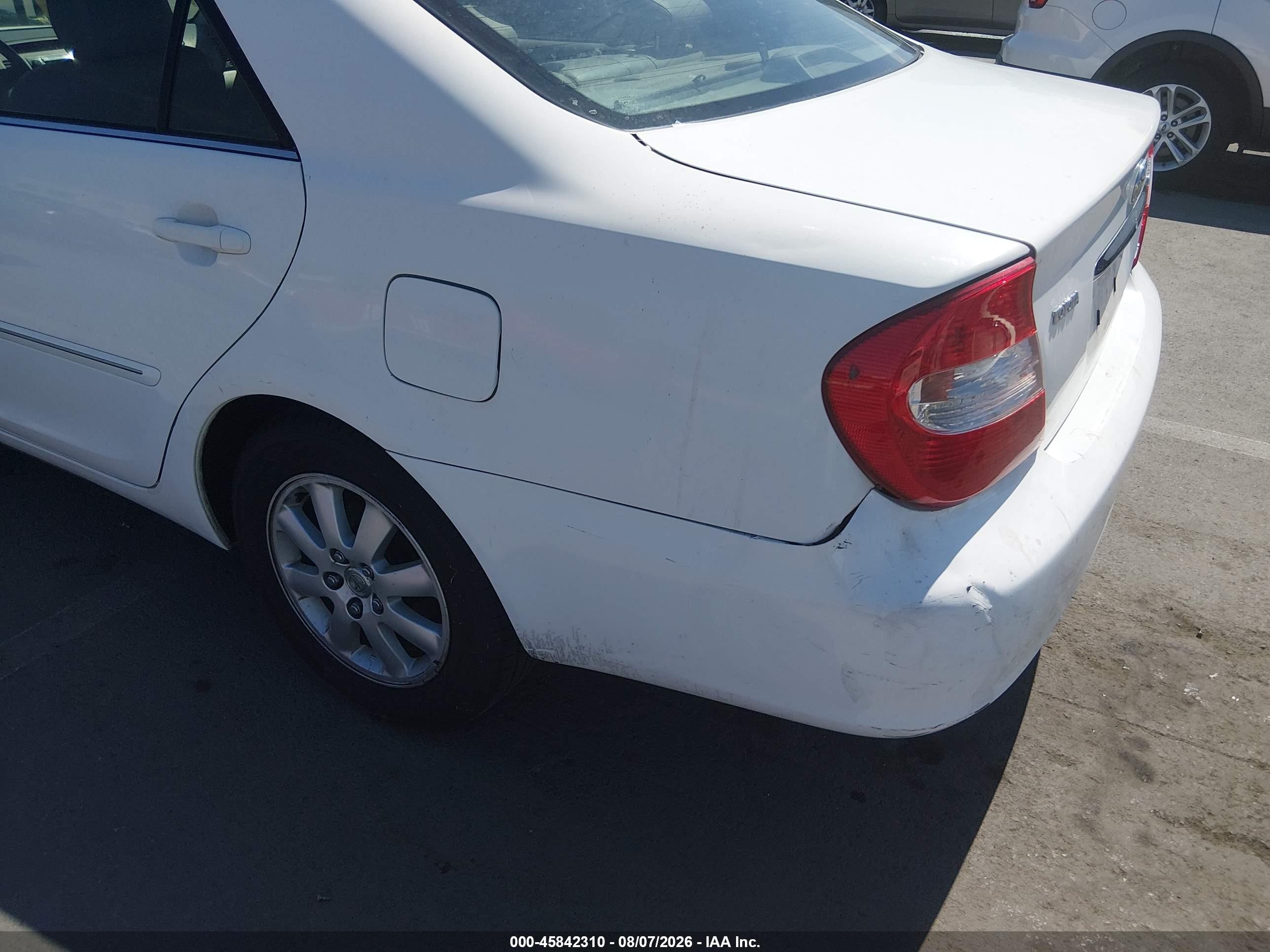 2002 Toyota Camry Xle White vin: JTDBF30K620006818