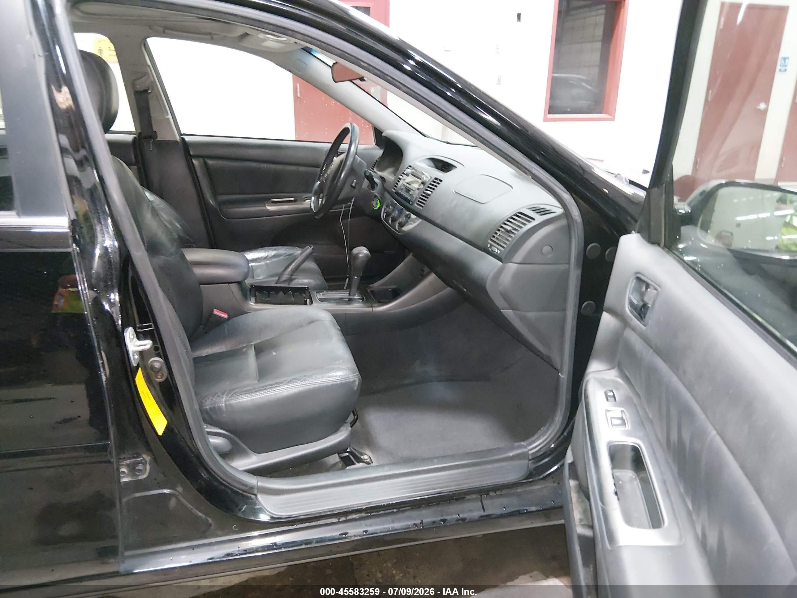 2002 Toyota Camry Se Black vin: JTDBF30K620056943