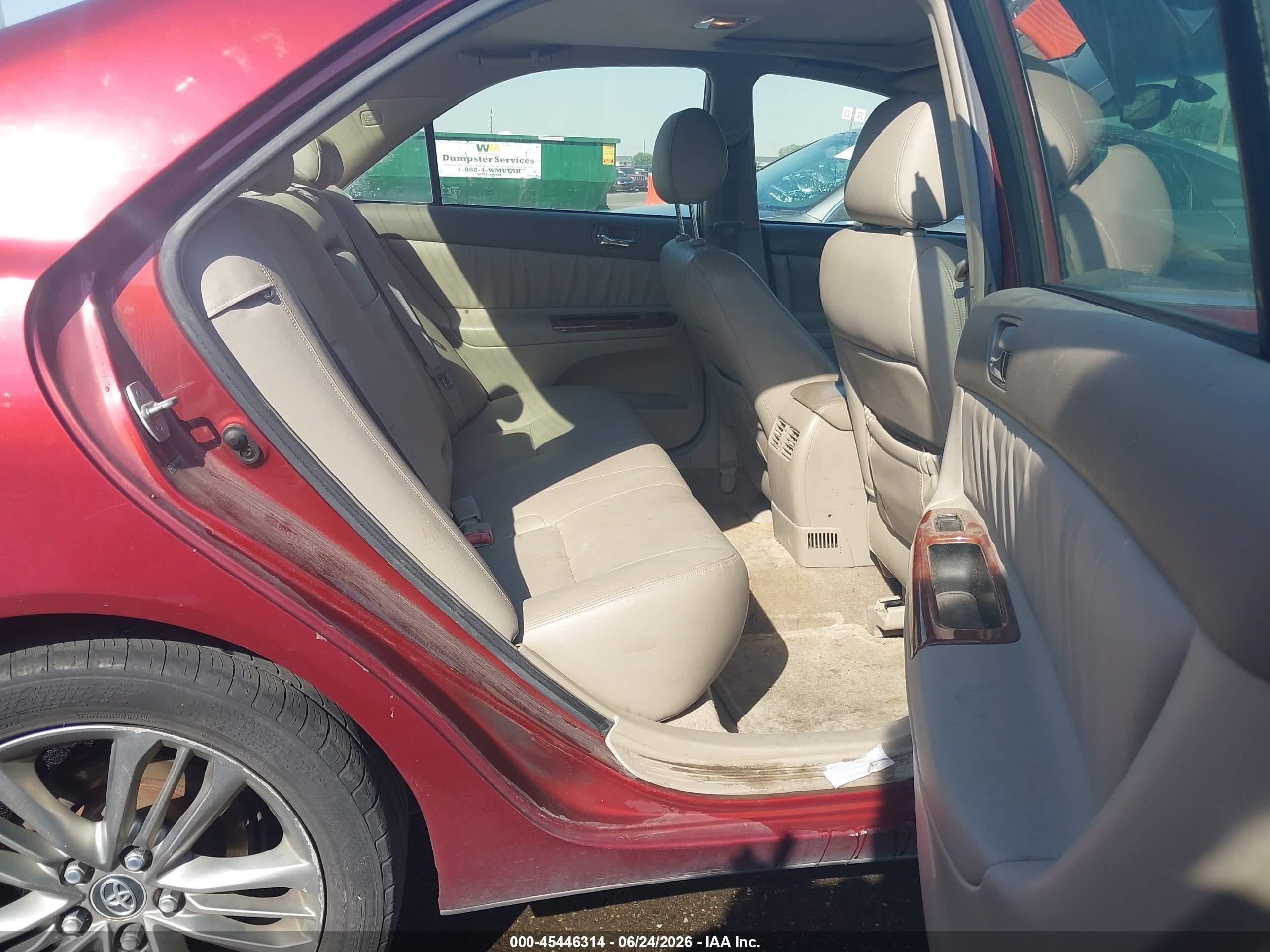 2005 Toyota Camry Xle V6 Red vin: JTDBF30K650162748