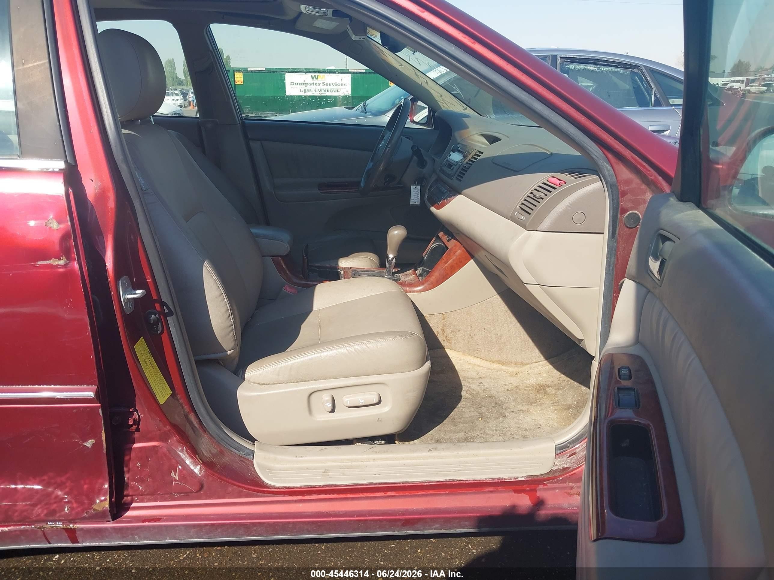 2005 Toyota Camry Xle V6 Red vin: JTDBF30K650162748