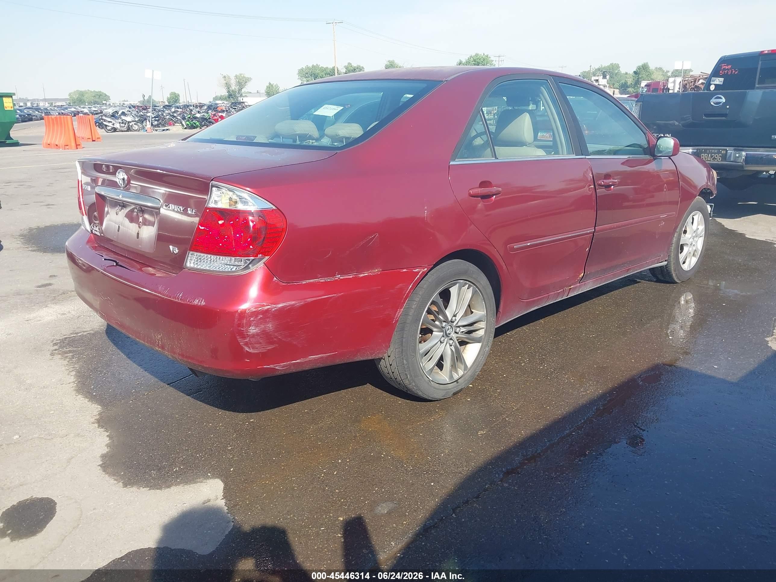 2005 Toyota Camry Xle V6 Red vin: JTDBF30K650162748