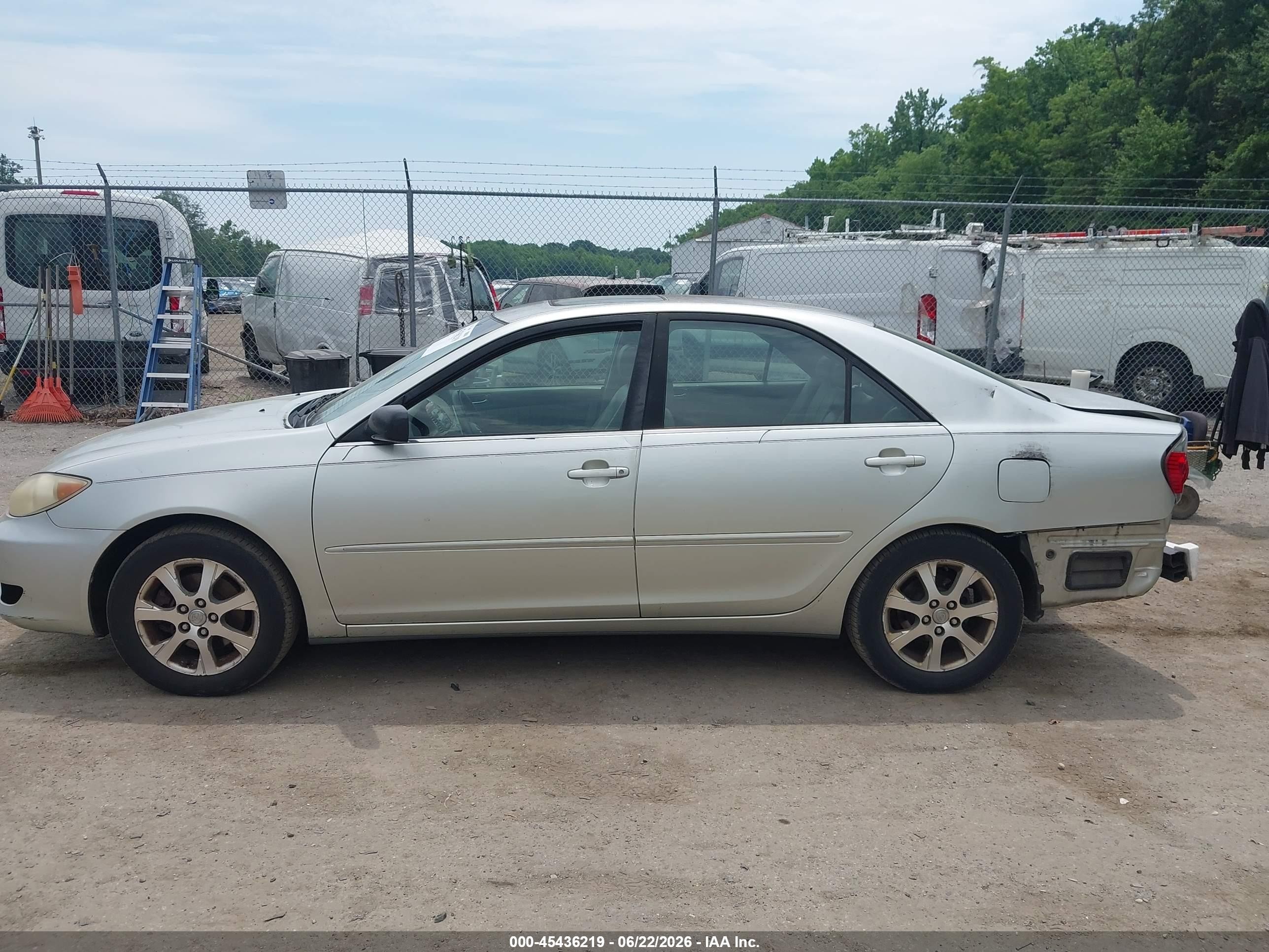 2005 Toyota Camry Xle V6 Silver vin: JTDBF30K650165097
