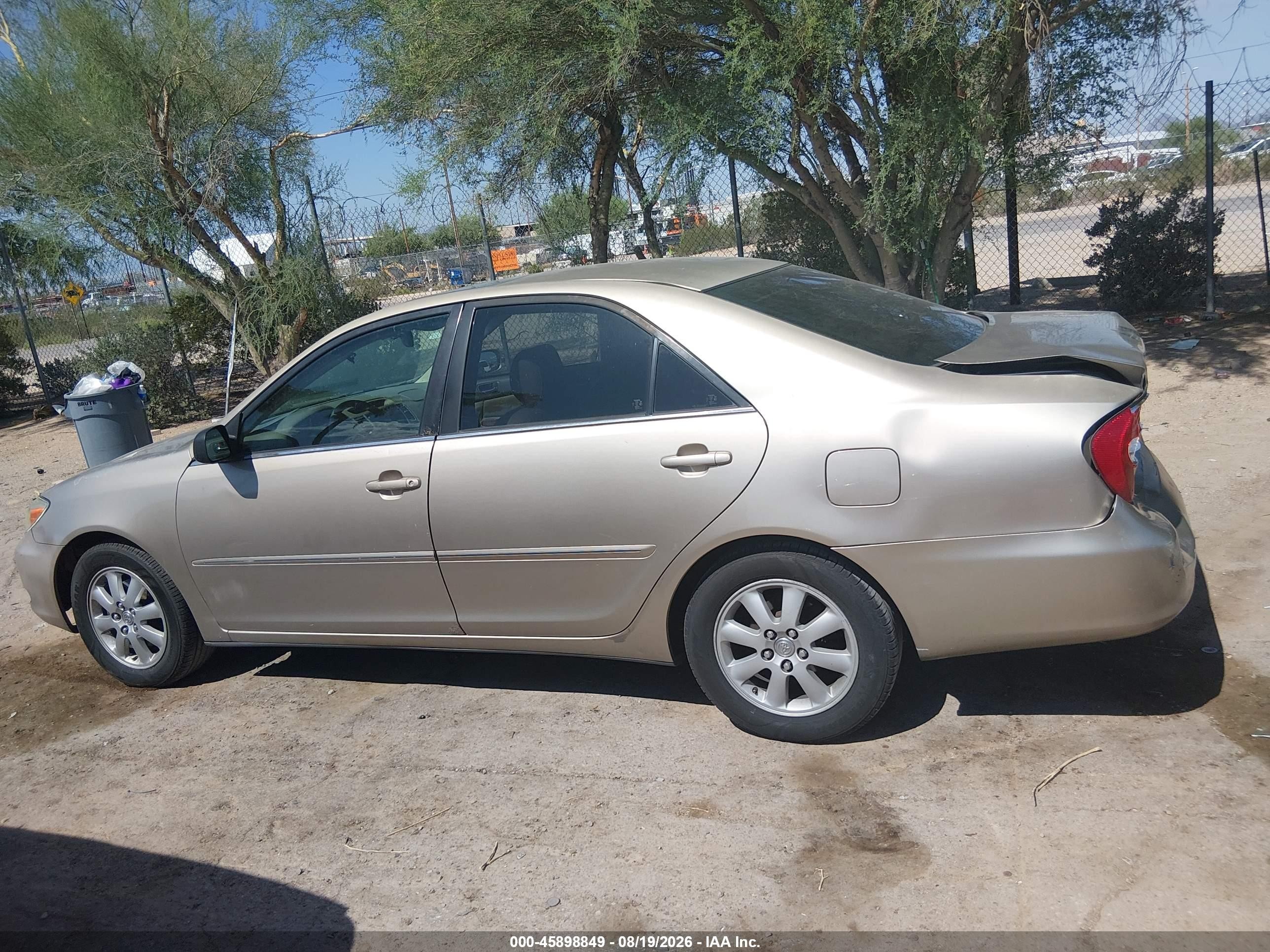 2002 Toyota Camry Xle Beige vin: JTDBF30K720035535