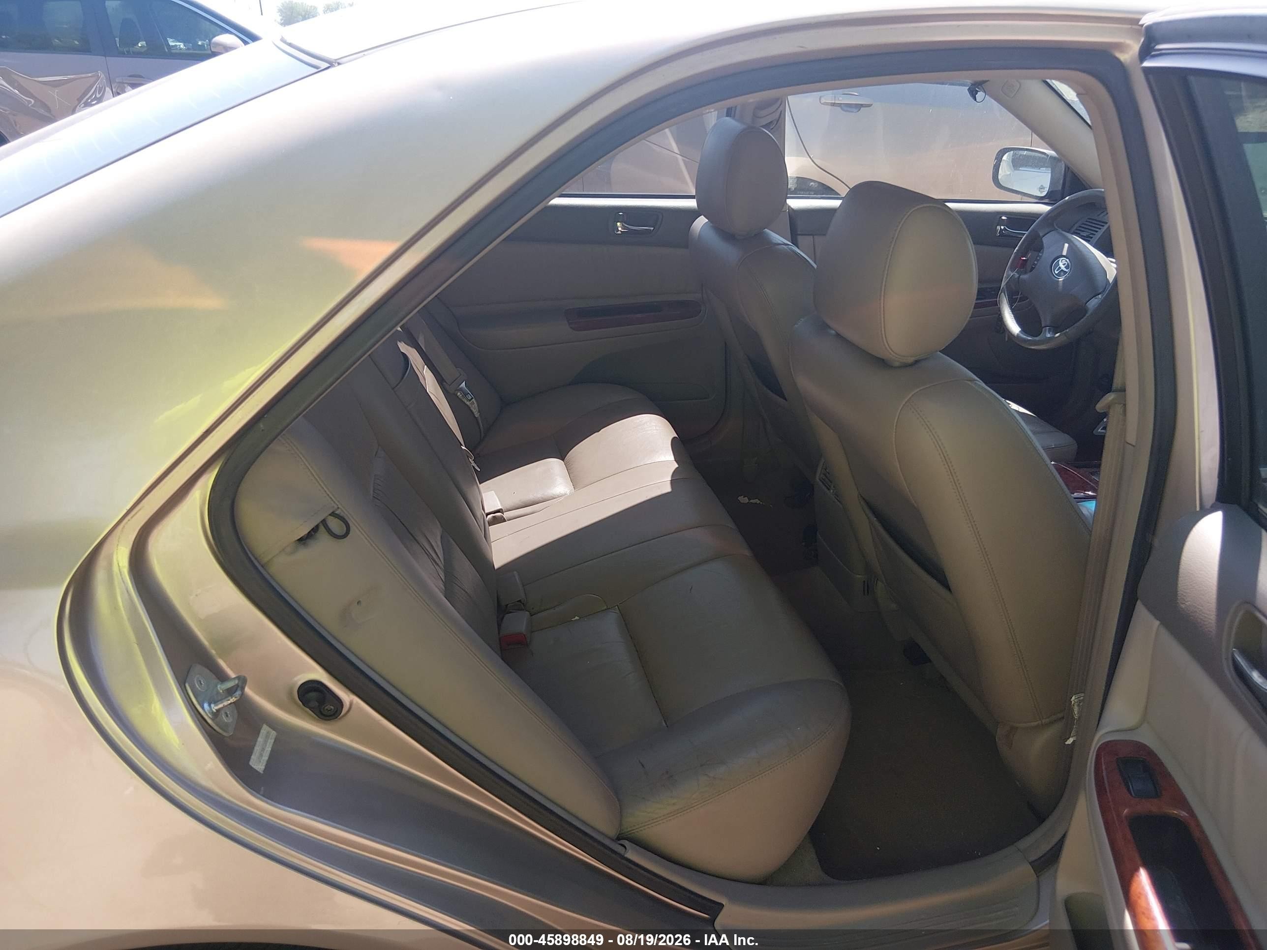 2002 Toyota Camry Xle Beige vin: JTDBF30K720035535