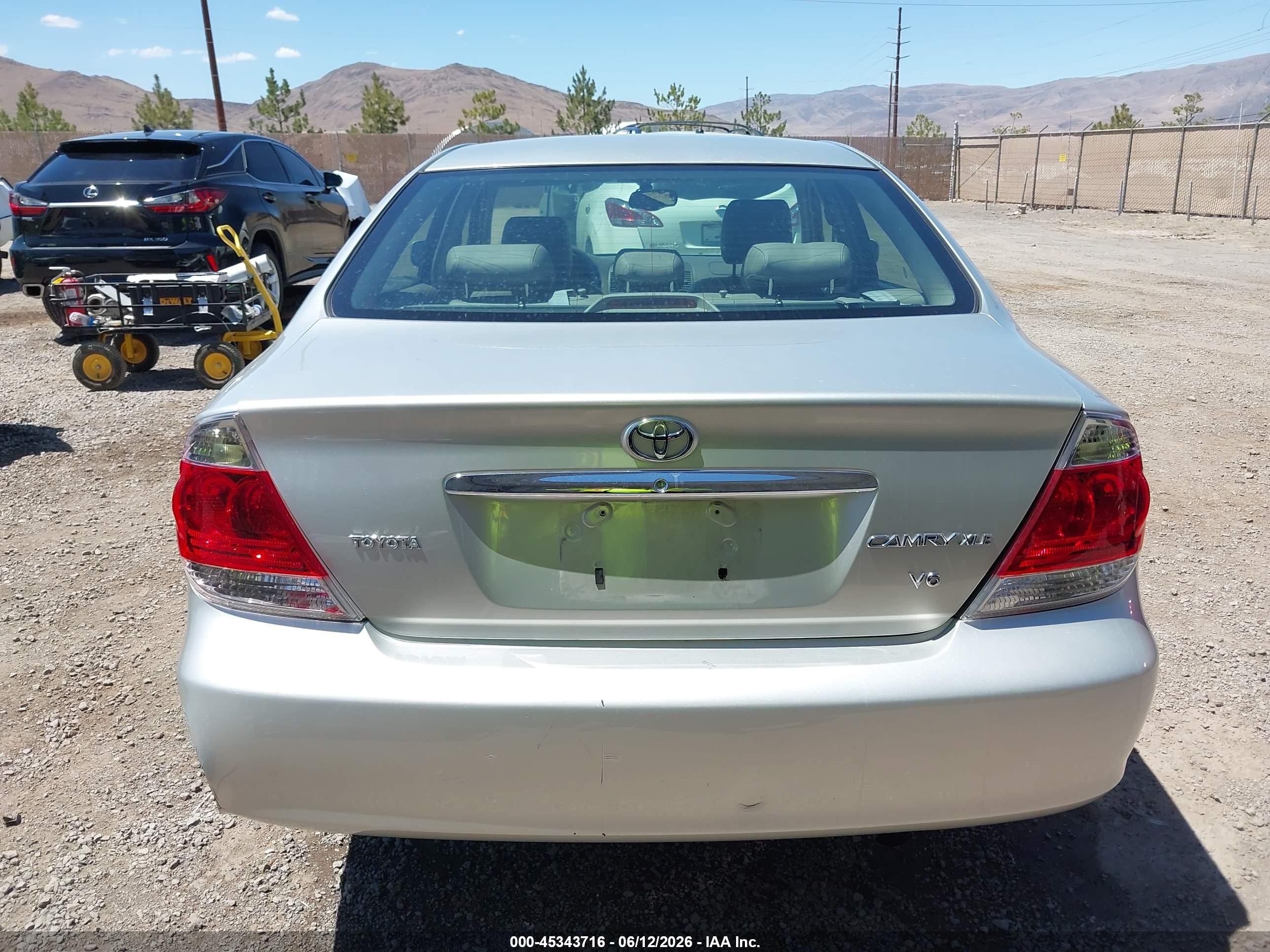 2005 Toyota Camry Xle V6 Silver vin: JTDBF30K750165206