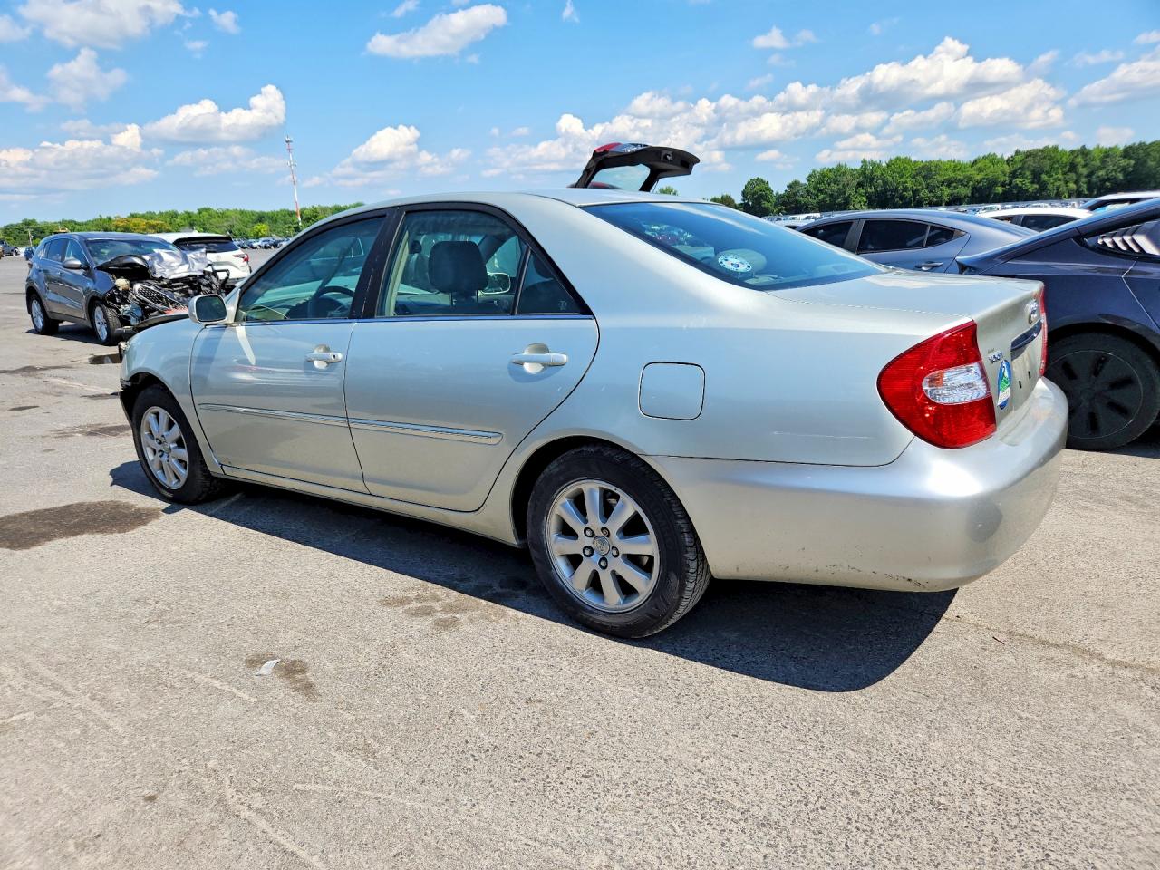 2002 Toyota Camry Silver vin: JTDBF30K820034216