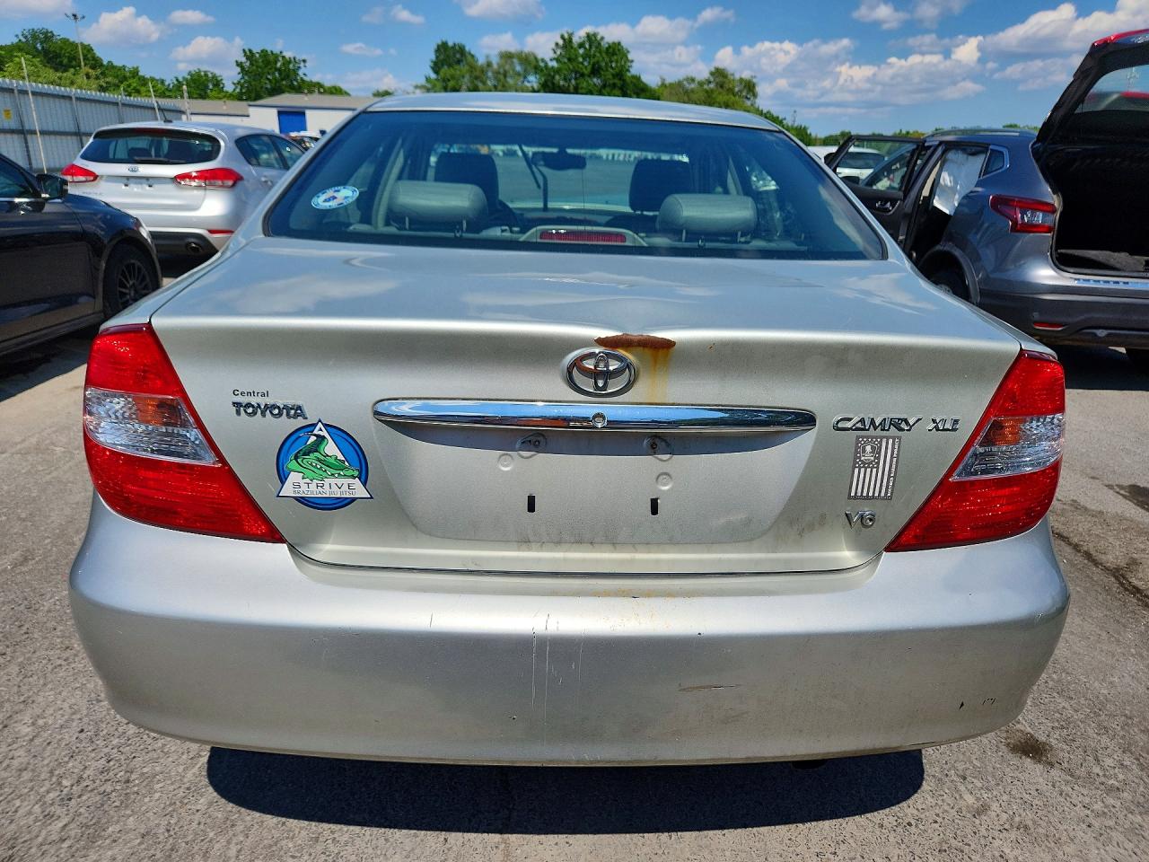 2002 Toyota Camry Silver vin: JTDBF30K820034216