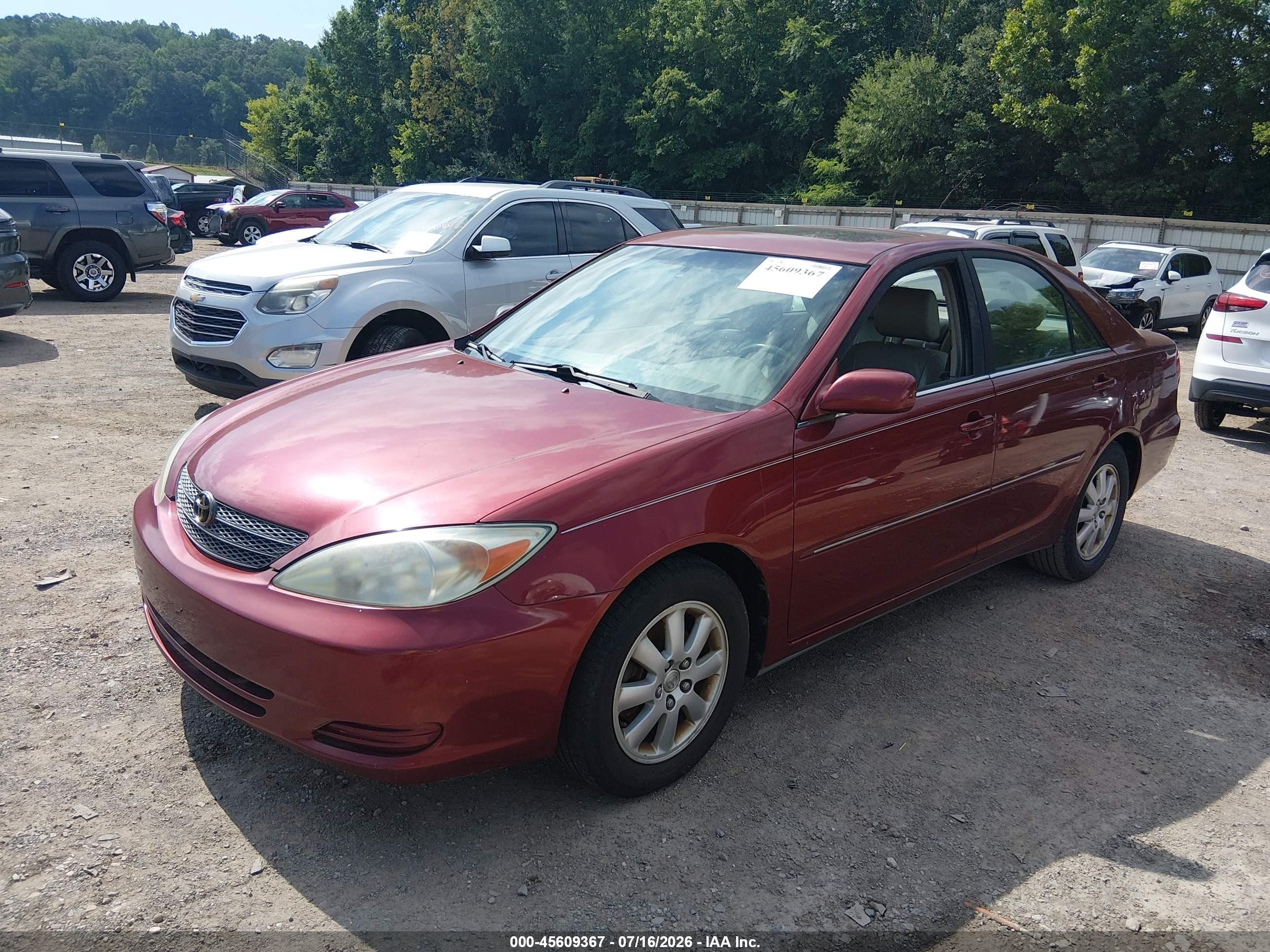 2002 Toyota Camry Xle Red vin: JTDBF30K820039335