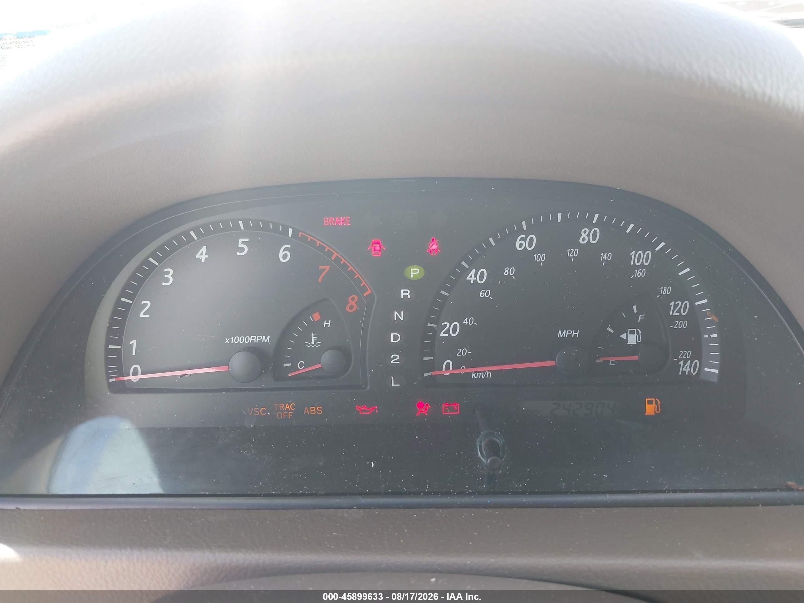 2002 Toyota Camry Xle White vin: JTDBF30K920017103