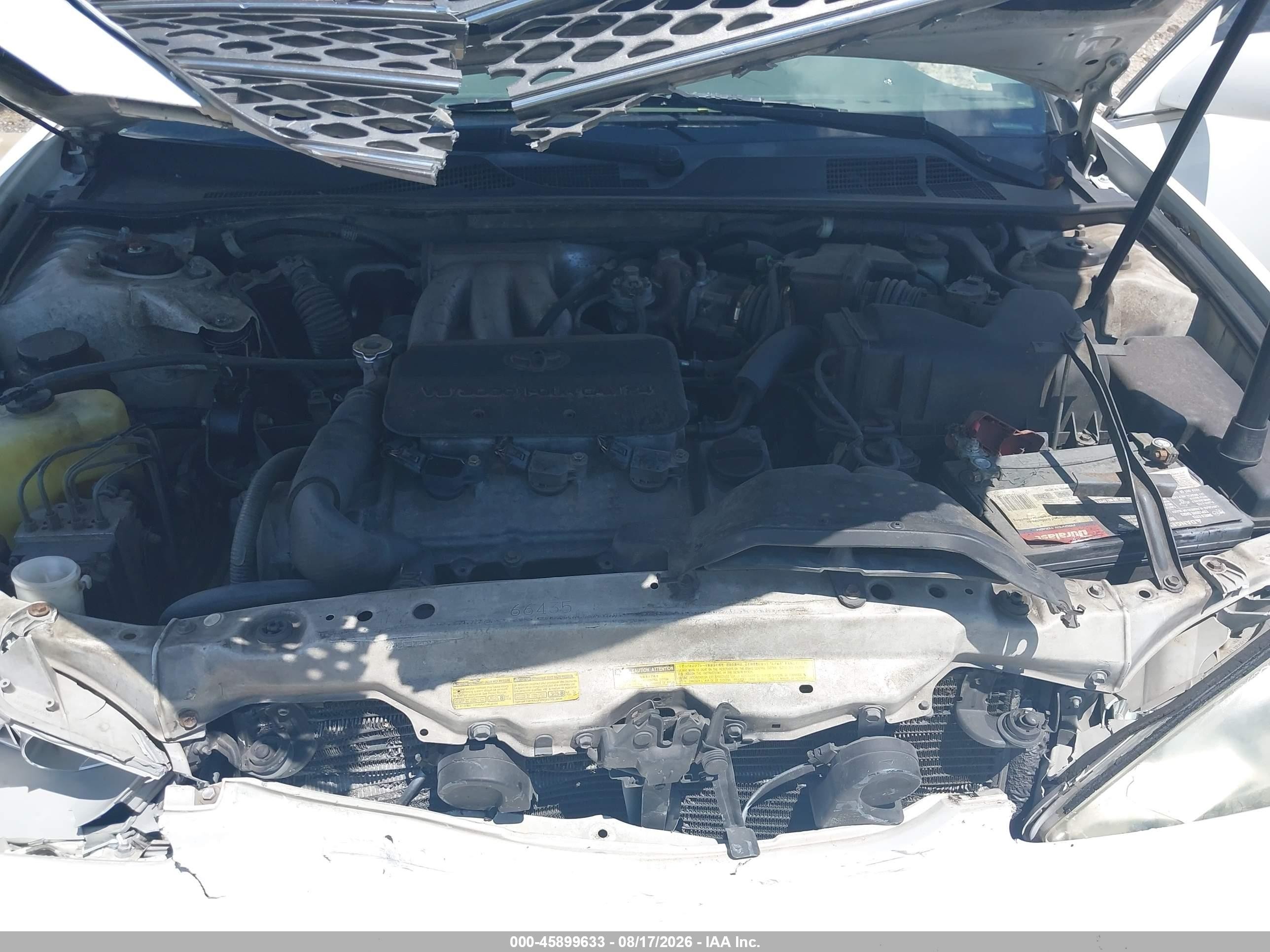 2002 Toyota Camry Xle White vin: JTDBF30K920017103