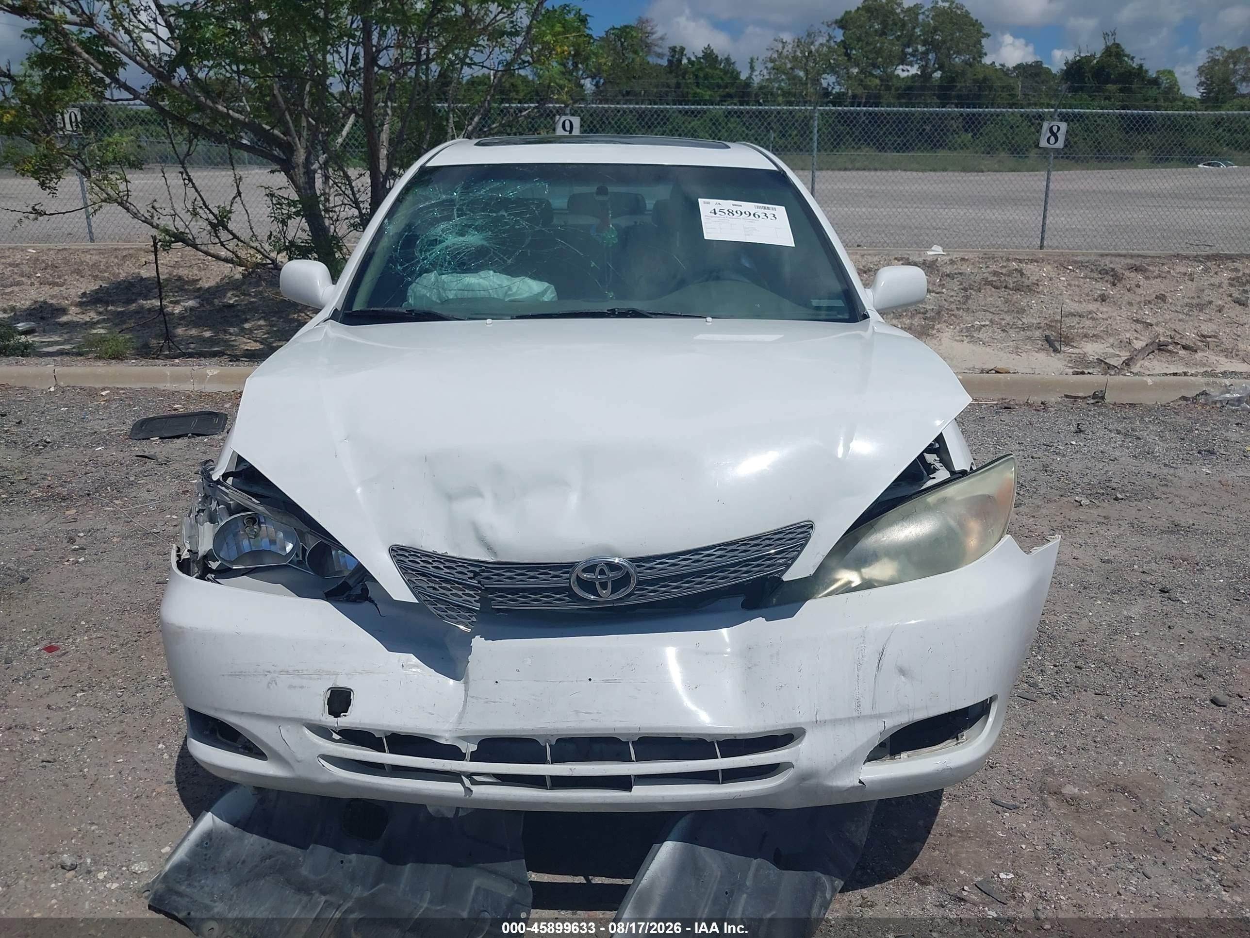 2002 Toyota Camry Xle White vin: JTDBF30K920017103