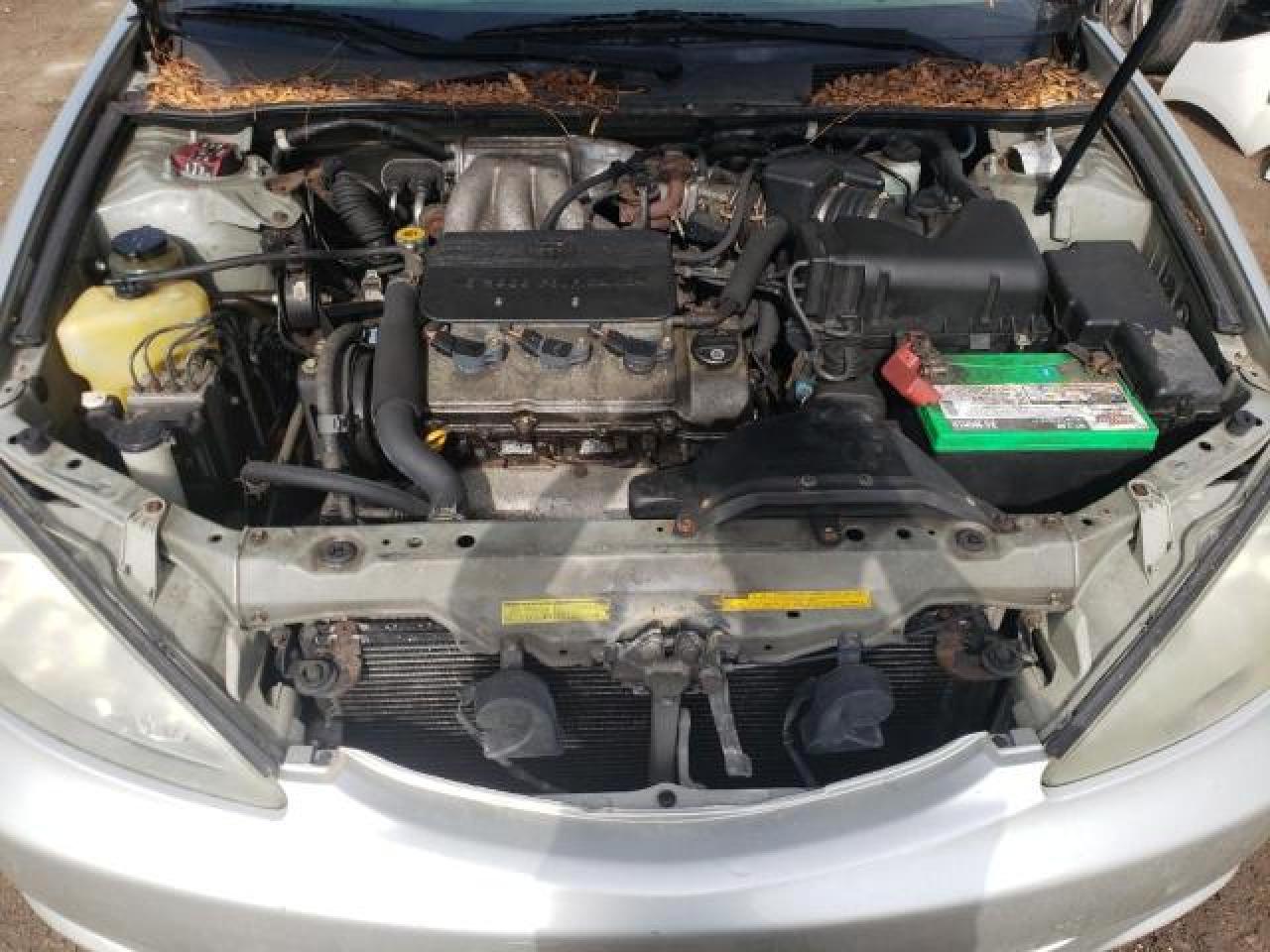 2002 Toyota Camry Le Серебряный vin: JTDBF30KX20001377