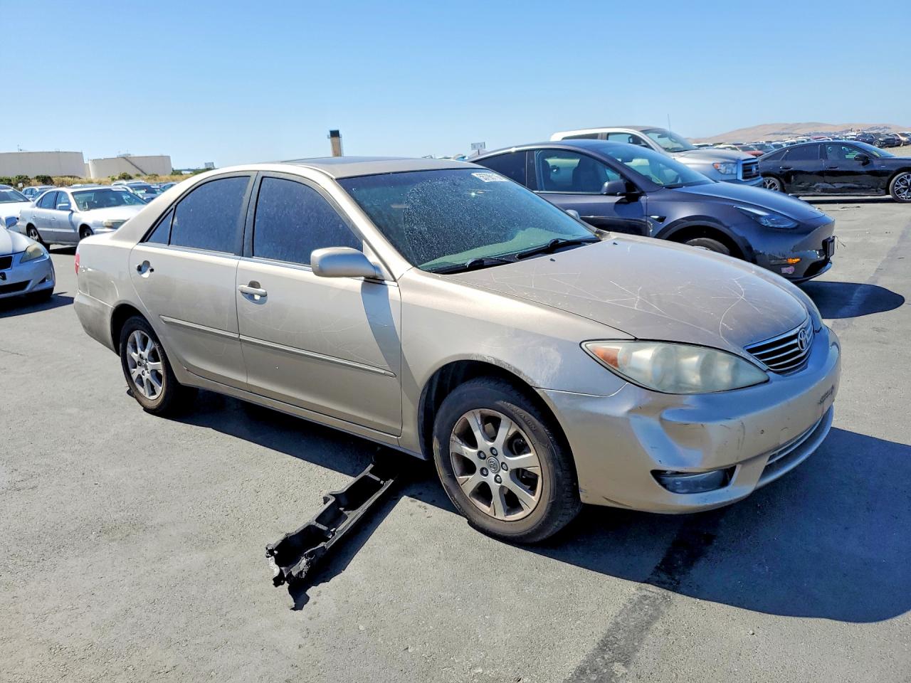 2005 Toyota Camry Xle V6 Gold vin: JTDBF30KX50162171