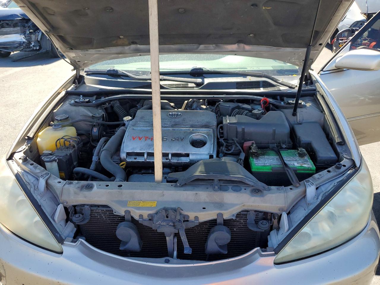 2005 Toyota Camry Xle V6 Gold vin: JTDBF30KX50162171