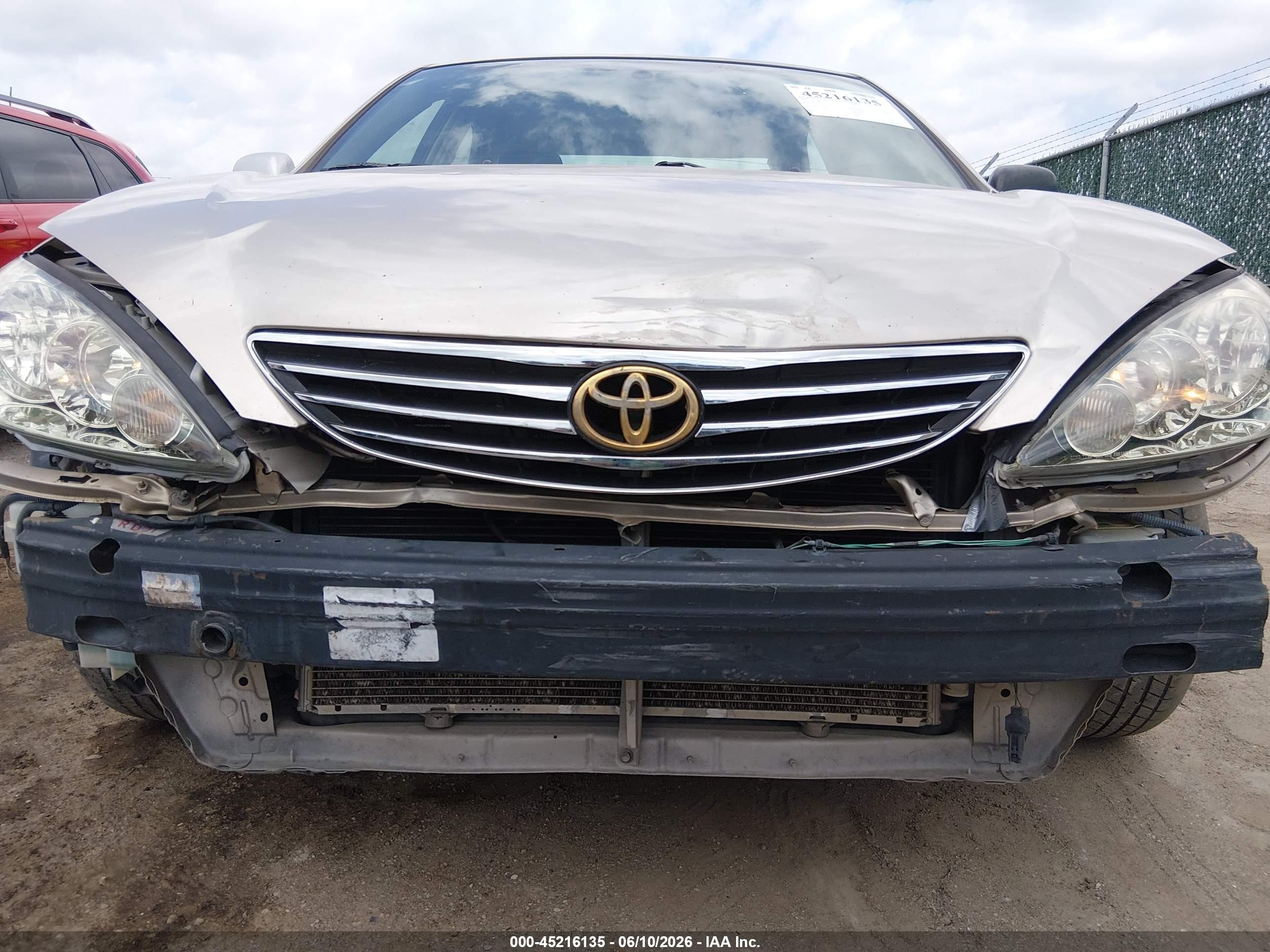 2005 Toyota Camry Xle V6 Champagne vin: JTDBF32K150165215