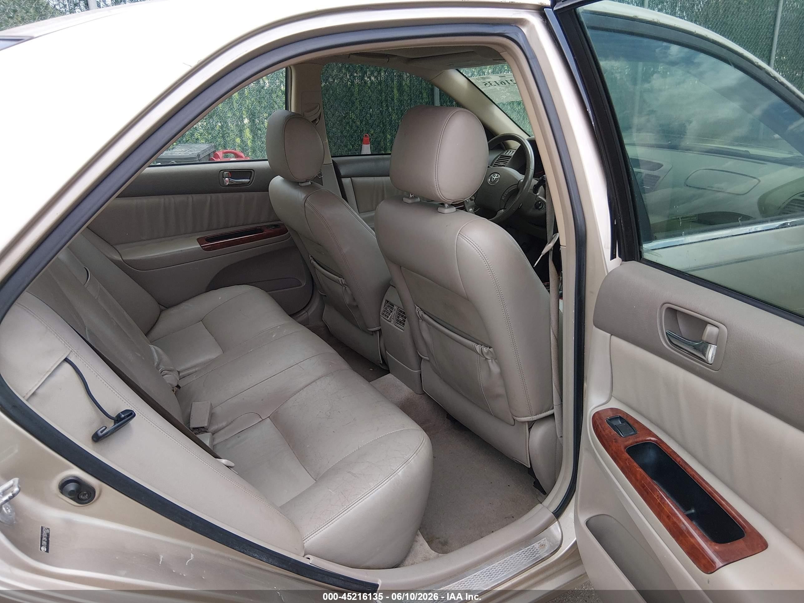 2005 Toyota Camry Xle V6 Champagne vin: JTDBF32K150165215