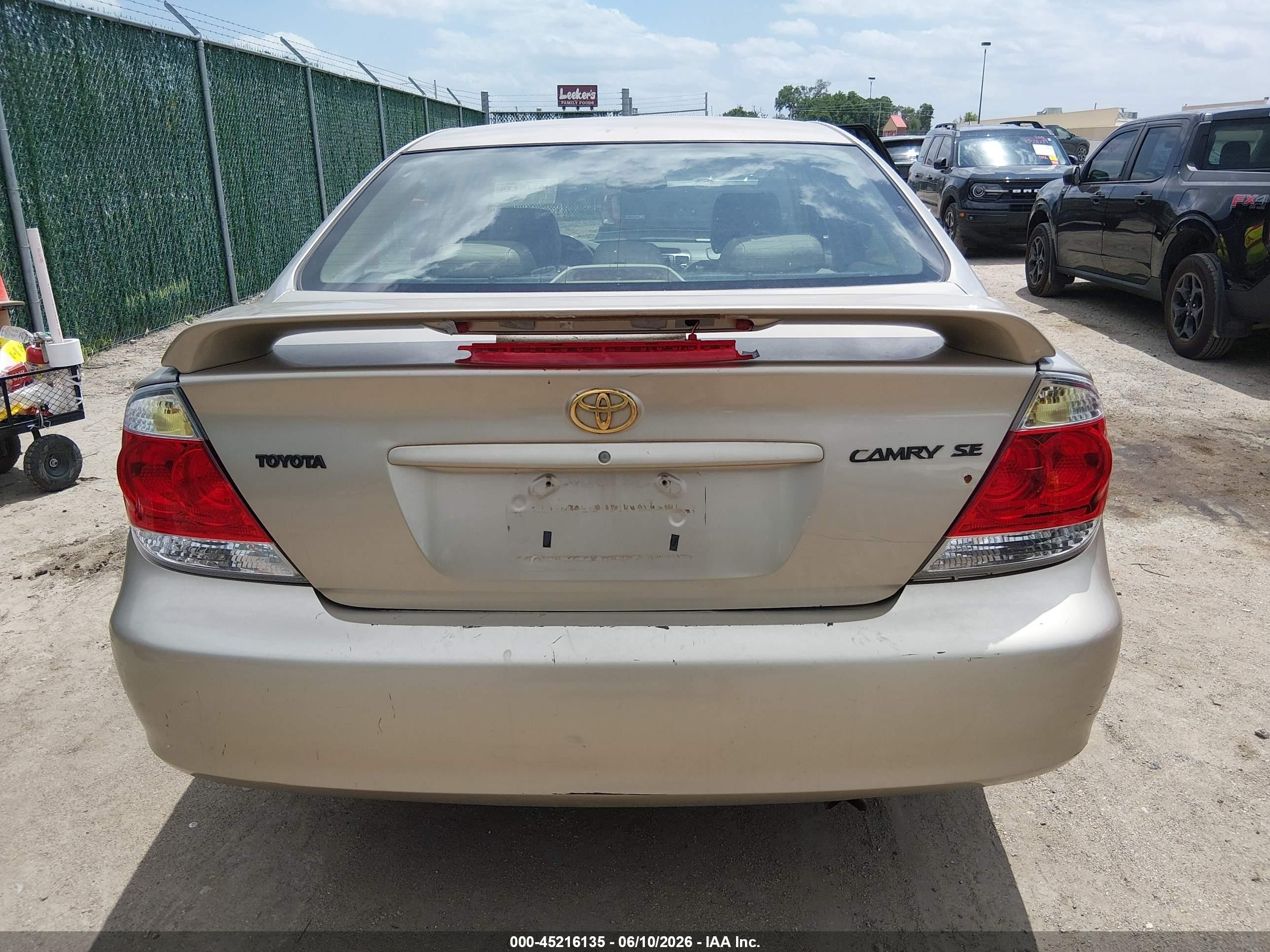 2005 Toyota Camry Xle V6 Champagne vin: JTDBF32K150165215