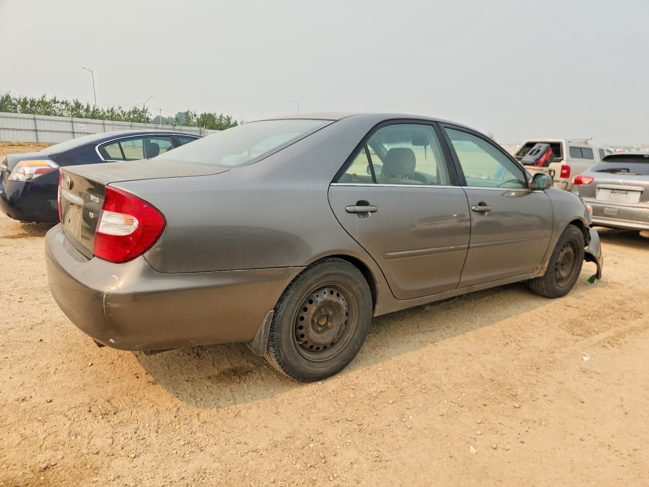 2002 Toyota Camry Le V6 Gray vin: JTDBF32K220052630