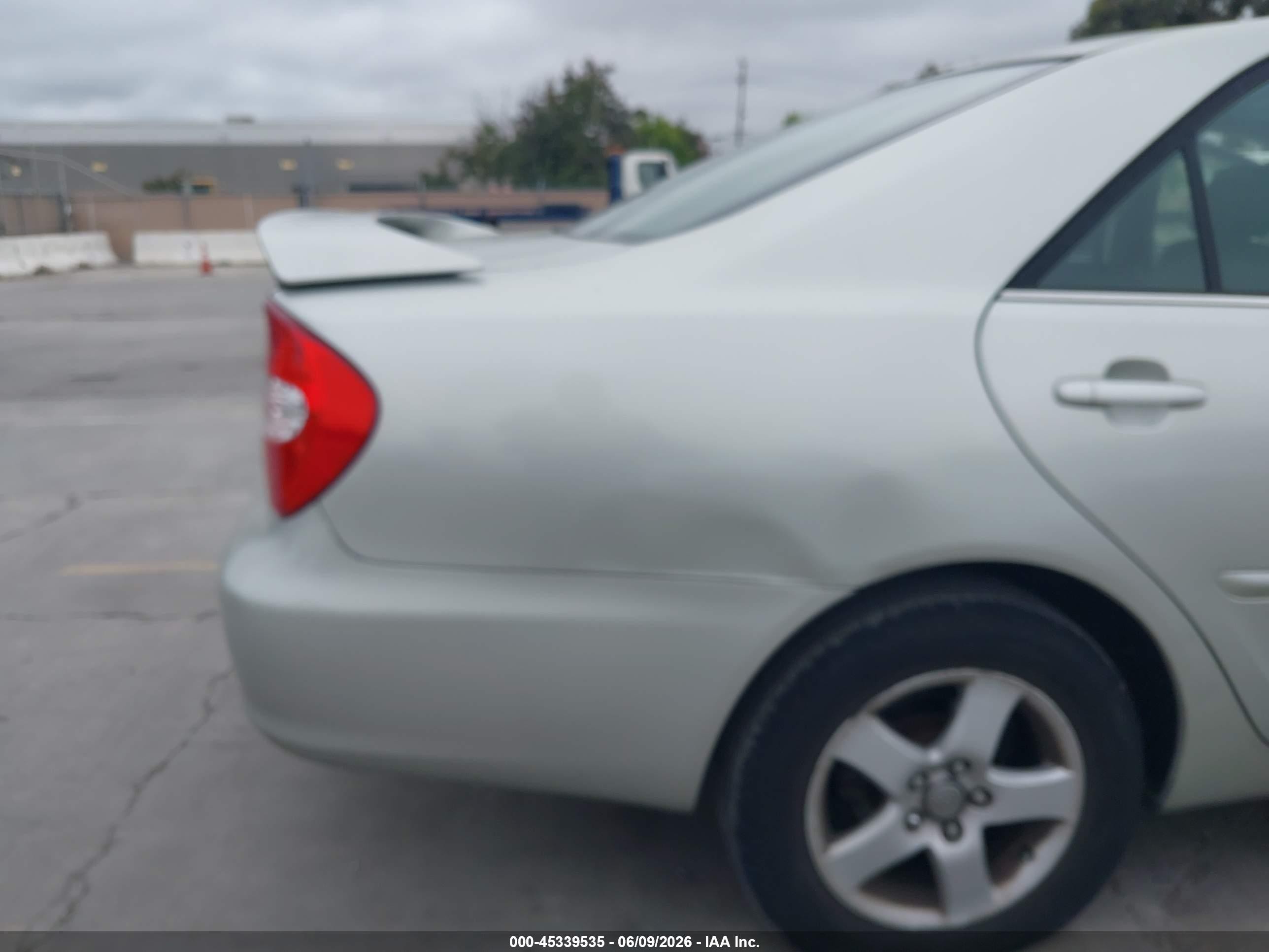 2002 Toyota Camry Se Silver vin: JTDBF32K220066687
