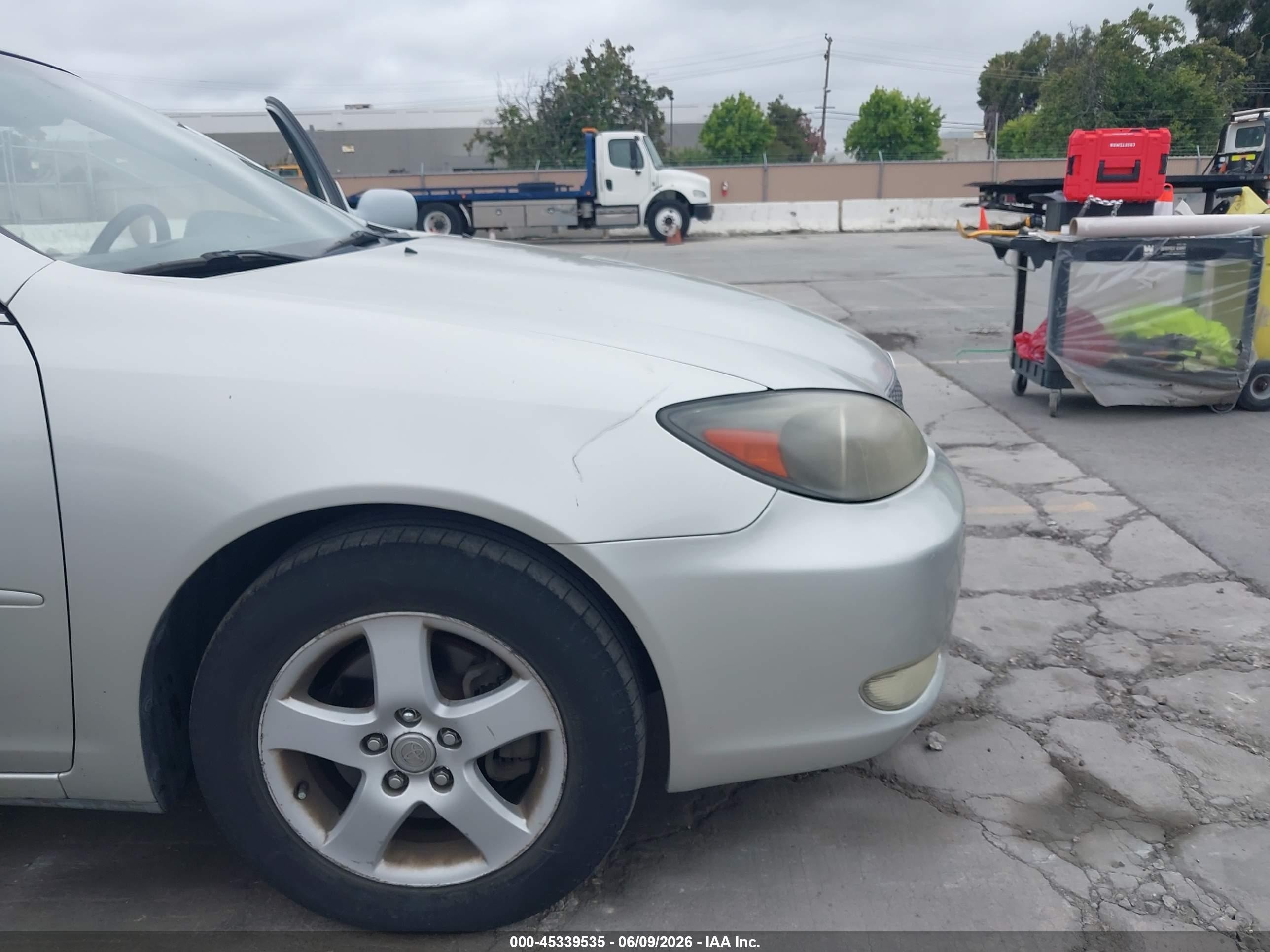 2002 Toyota Camry Se Silver vin: JTDBF32K220066687