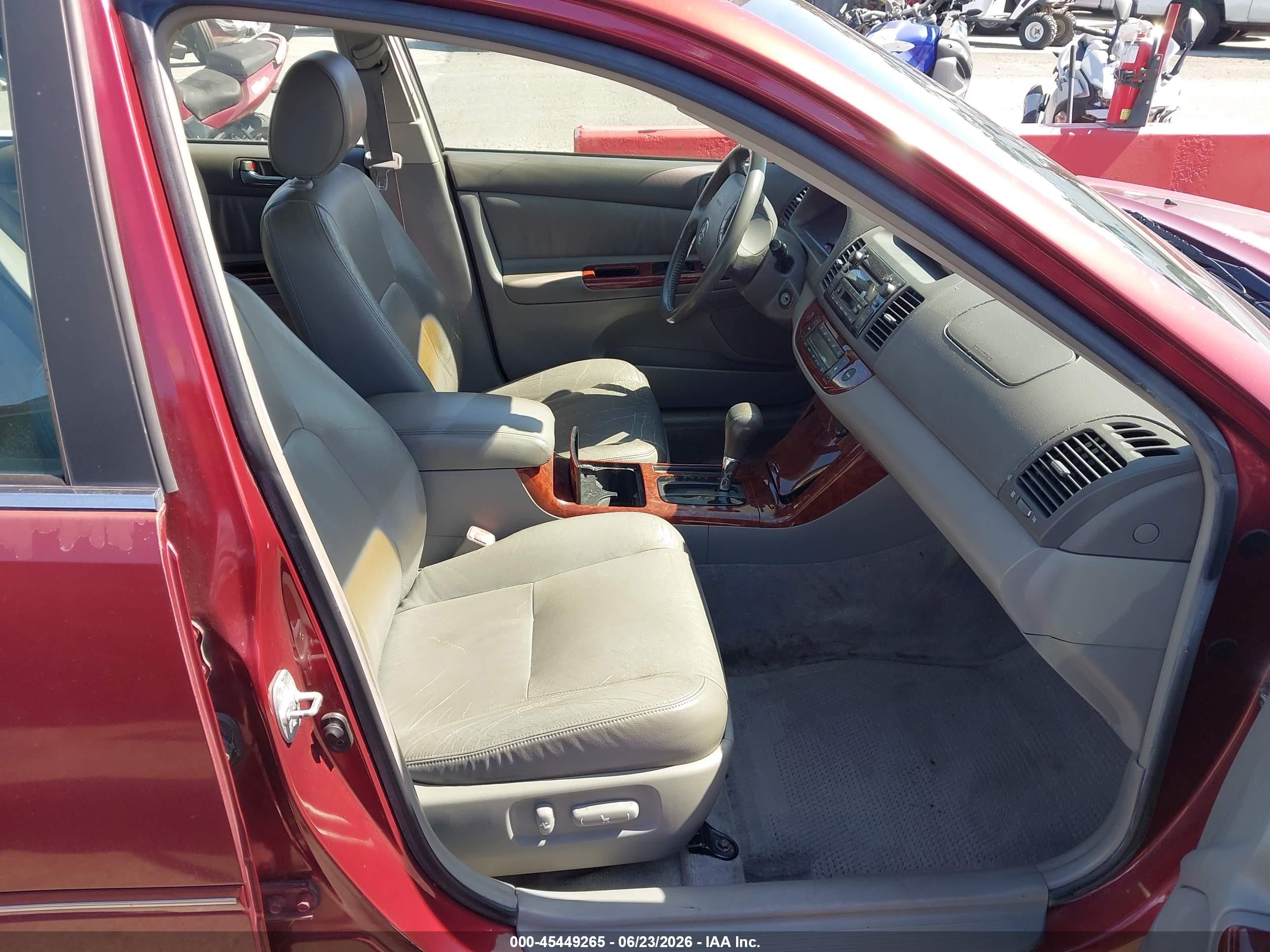2005 Toyota Camry Xle V6 Red vin: JTDBF32K650162438