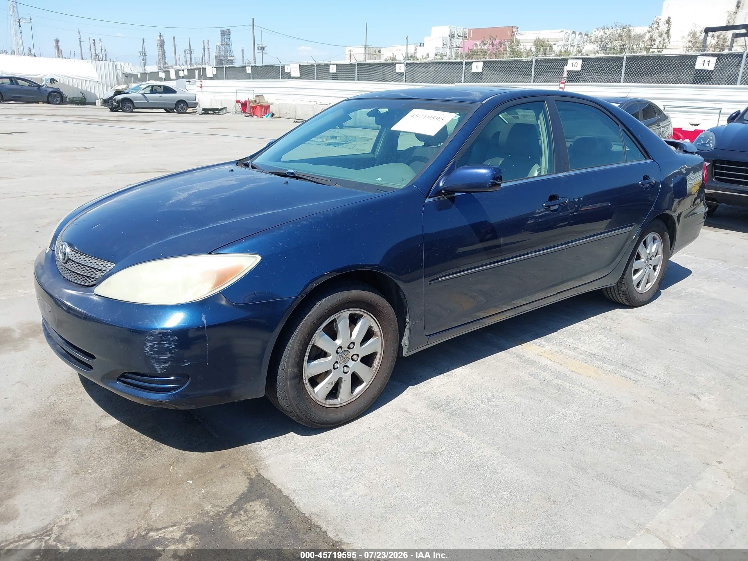 2002 Toyota Camry Xle Blue vin: JTDBF32K920084491