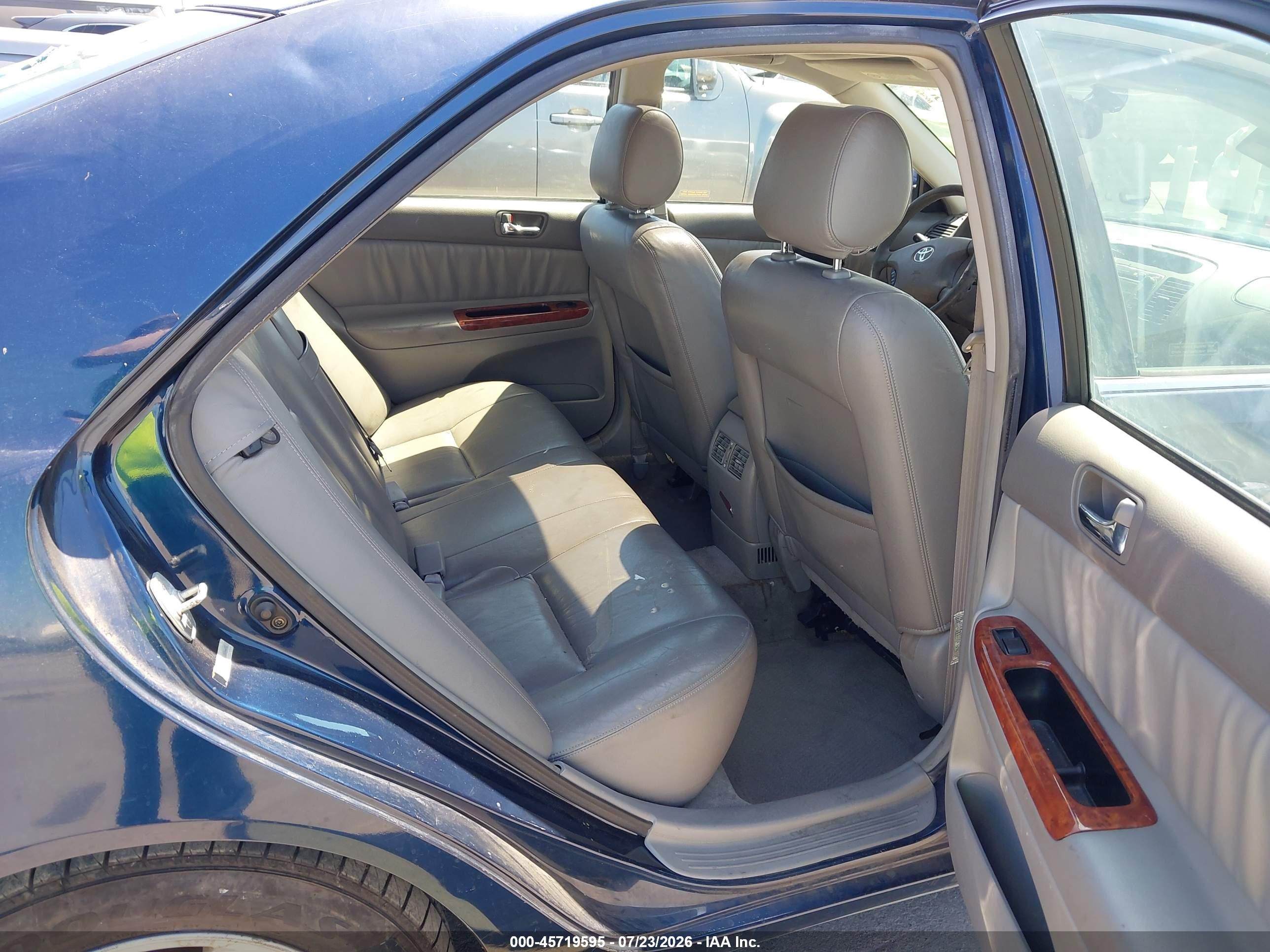 2002 Toyota Camry Xle Blue vin: JTDBF32K920084491