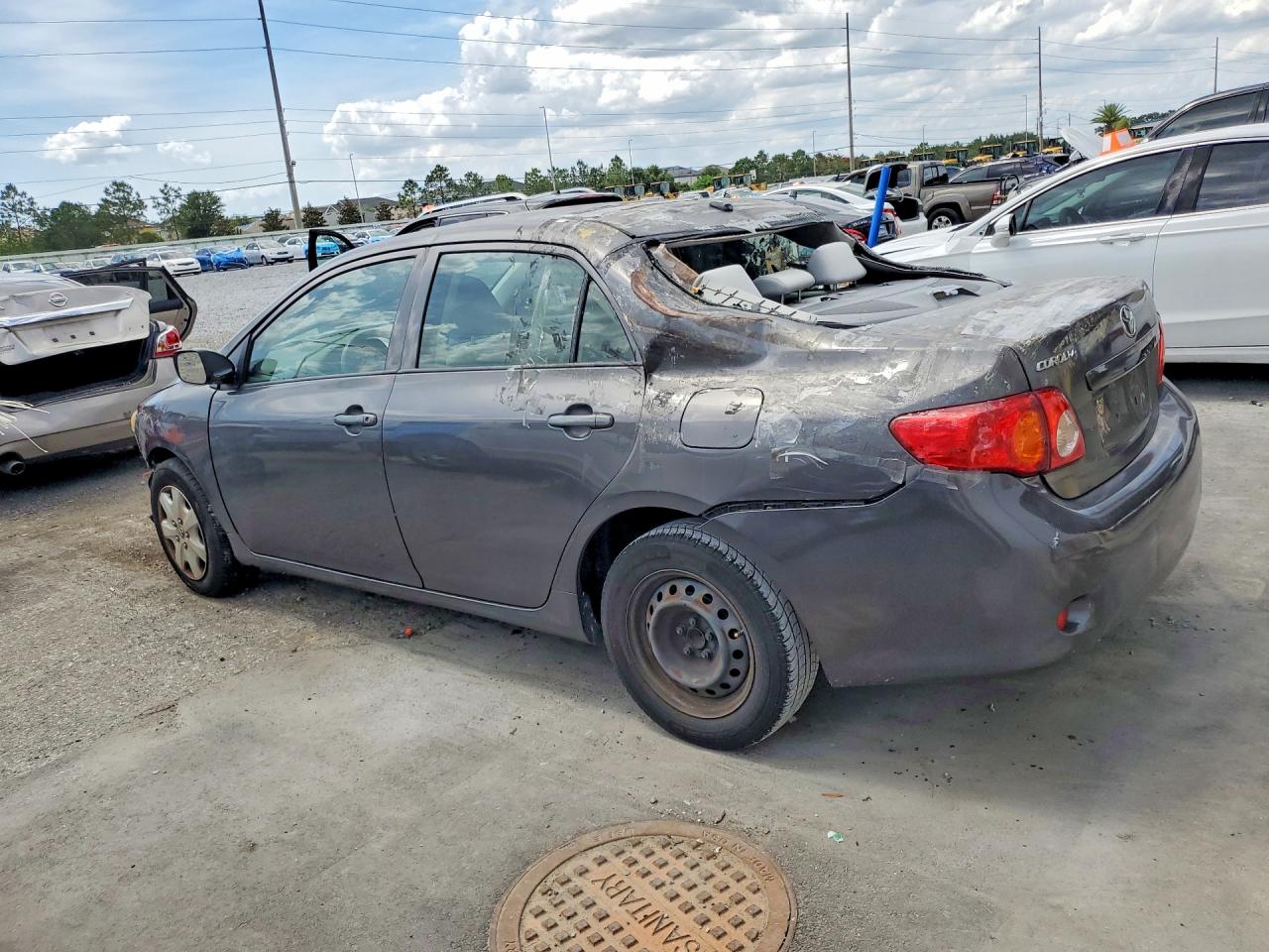 2009 Toyota Corolla Base Gray vin: JTDBL40E099036170