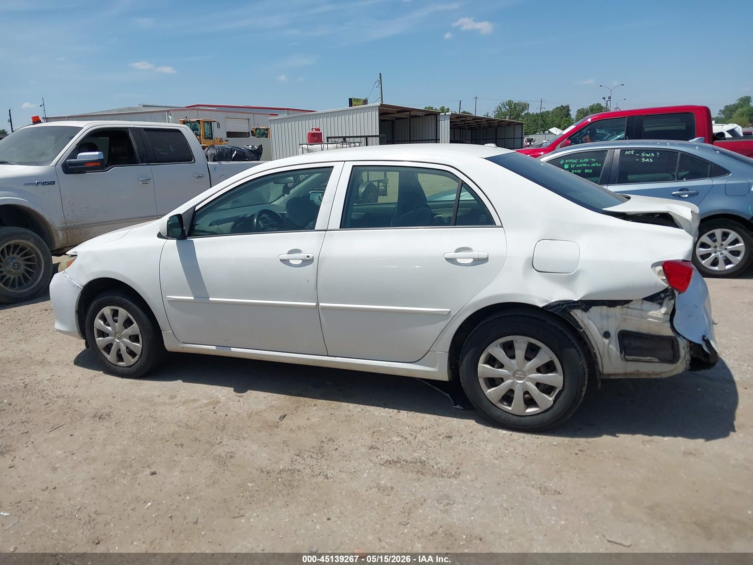 2009 Toyota Corolla Le White vin: JTDBL40E09J009534