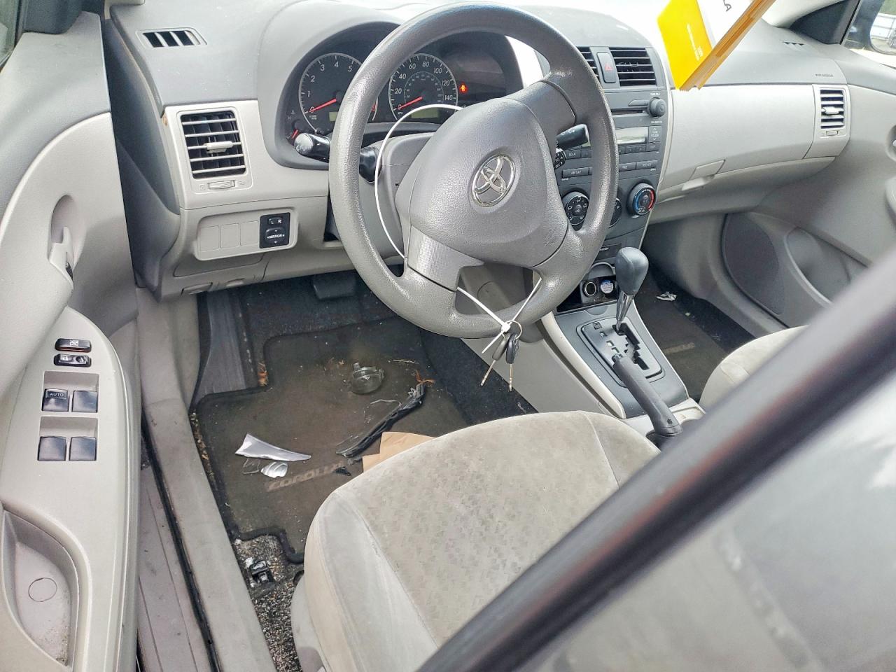 2009 Toyota Corolla Le Gray vin: JTDBL40E09J010165