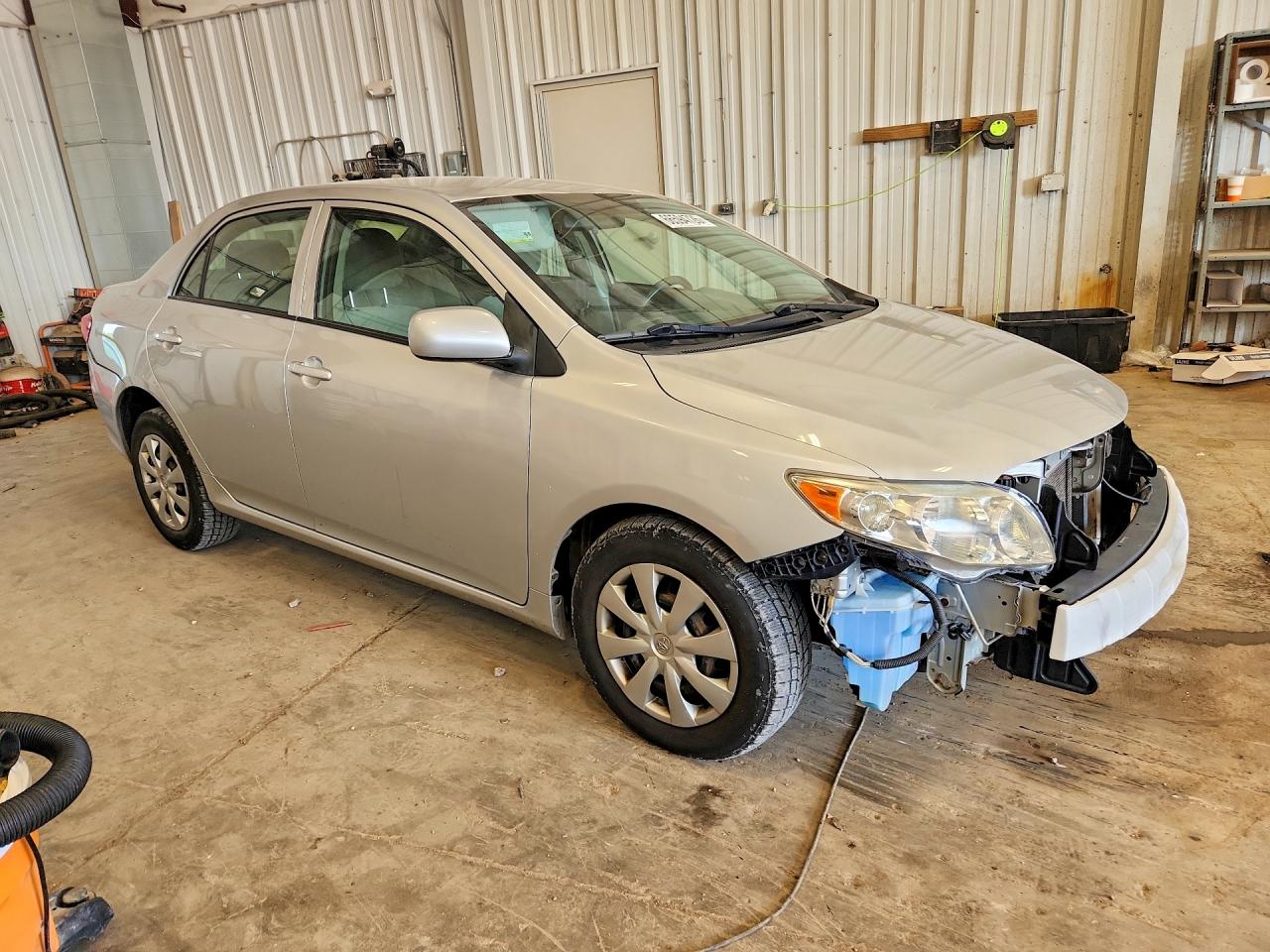 2009 Toyota Corolla Le Silver vin: JTDBL40E09J020145
