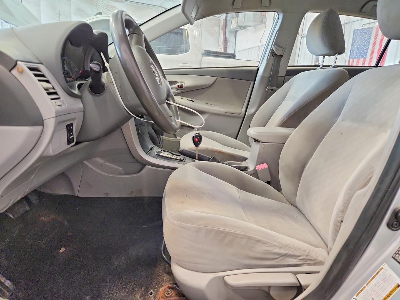 2009 Toyota Corolla Le Silver vin: JTDBL40E09J020145